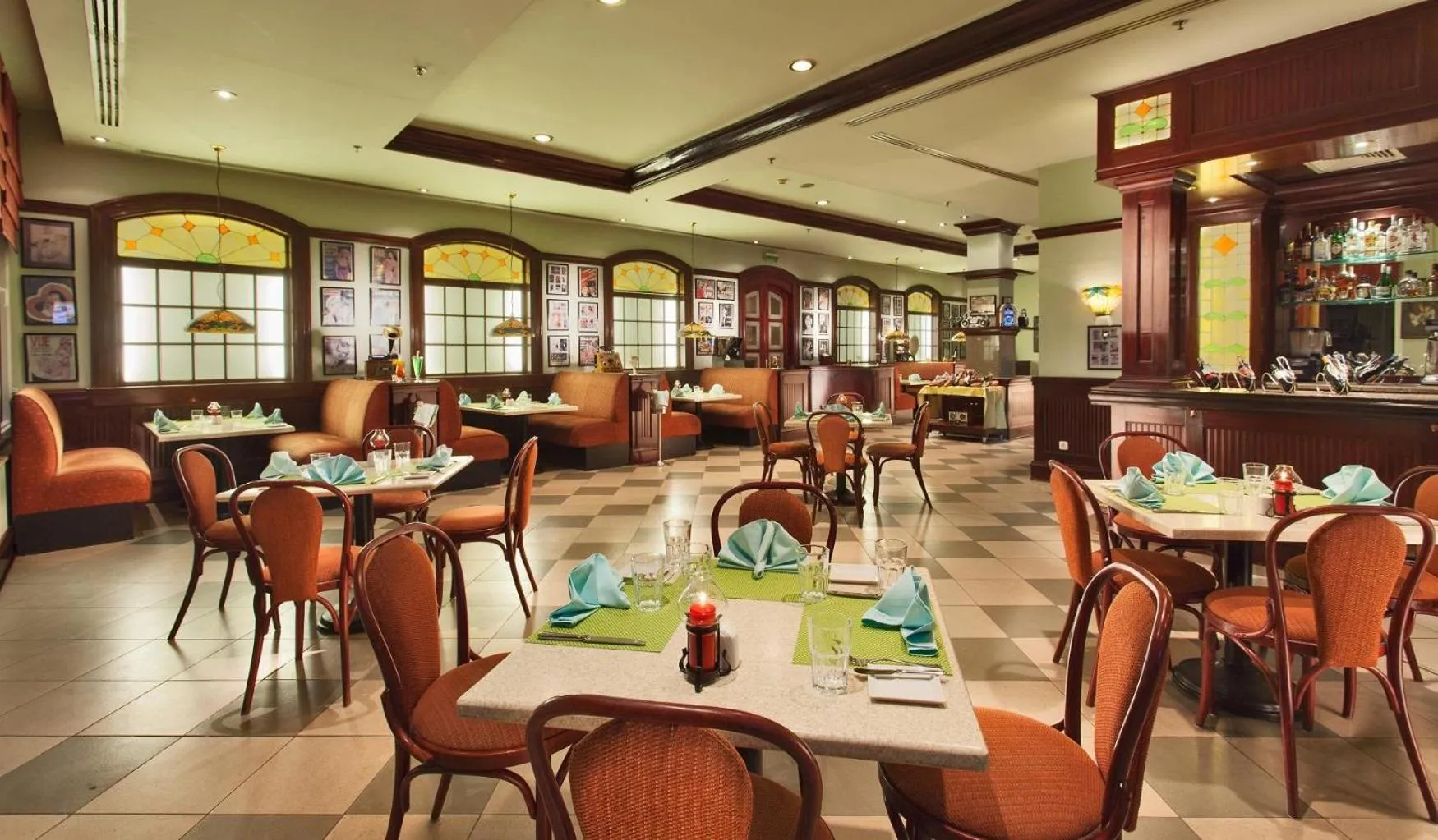 Restaurant/Places to Eat in Jolie Ville Golf & Resort