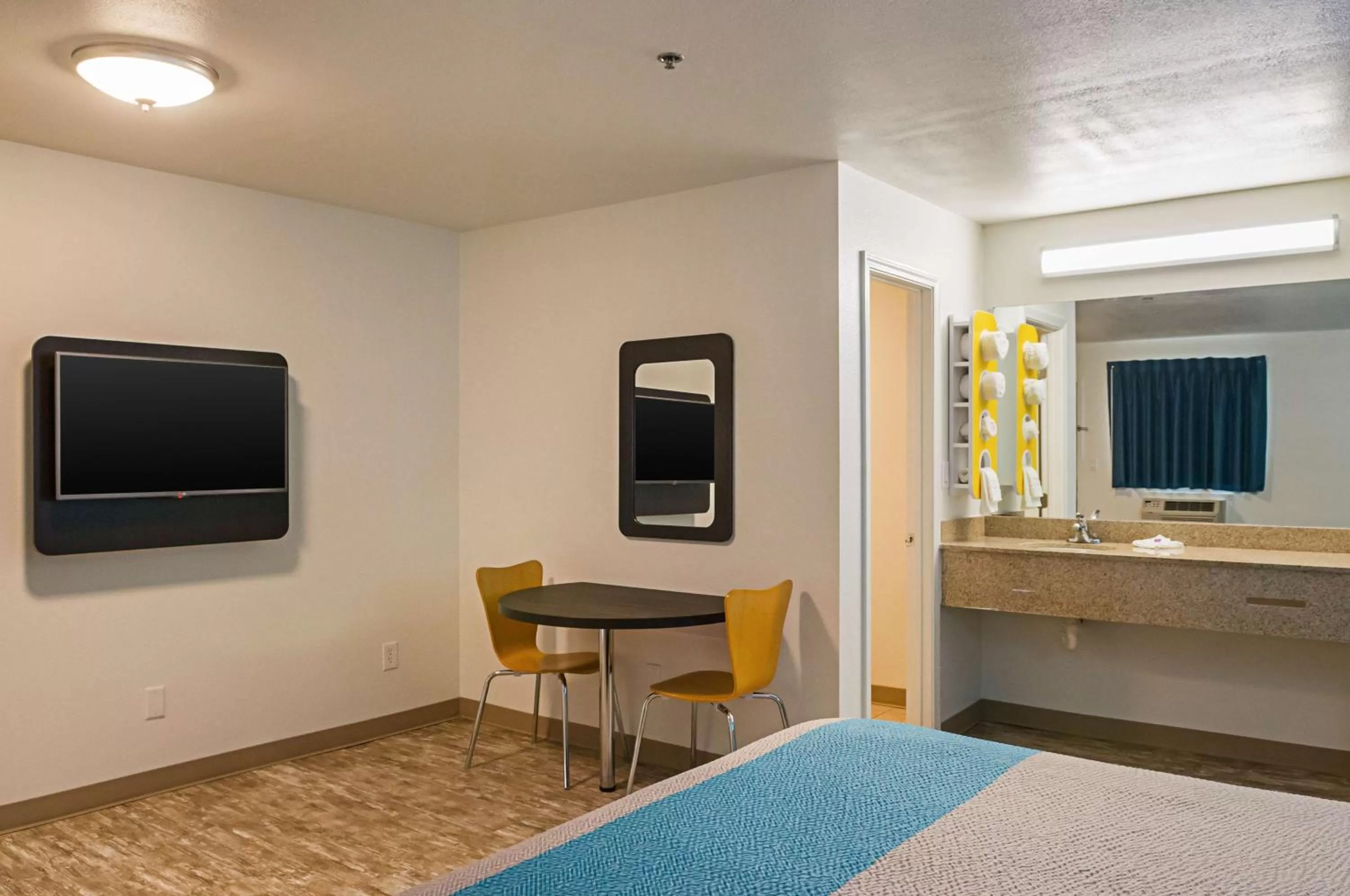 Photo of the whole room in Motel 6-Bay Saint Louis, MS