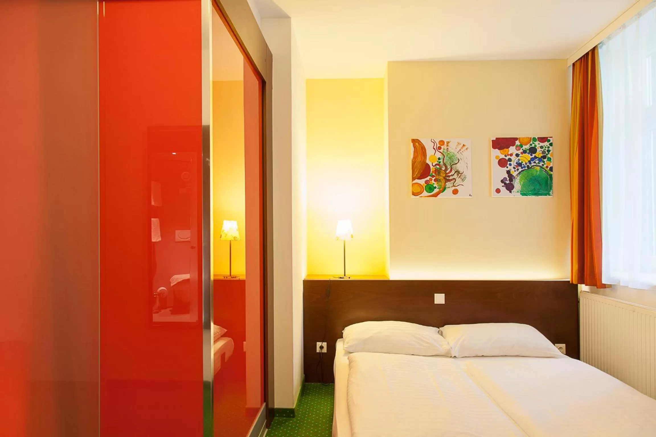 Decorative detail, Bed in Pension Stadthalle