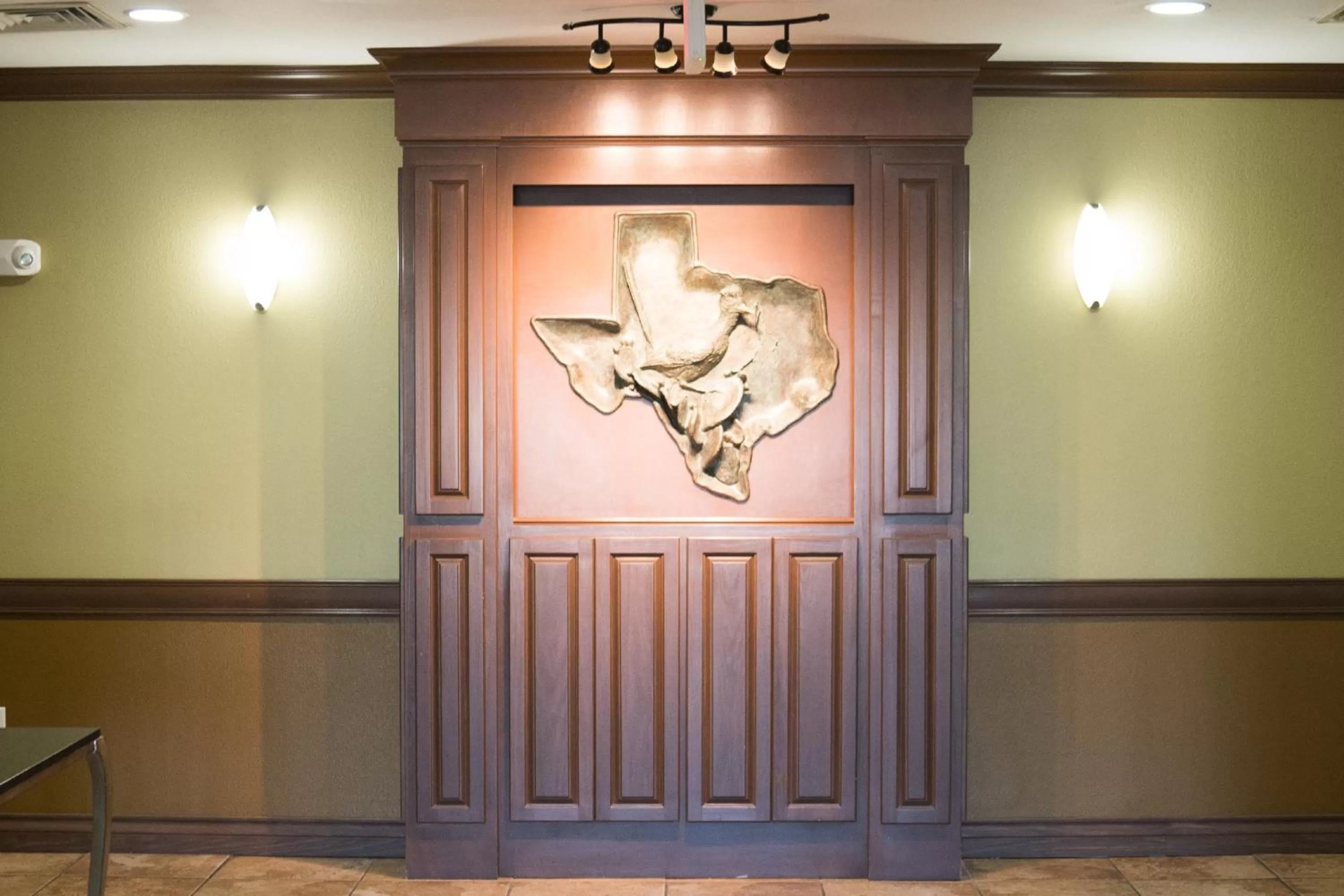 Property building in Holiday Inn Express & Suites Lubbock Southwest – Wolfforth by IHG