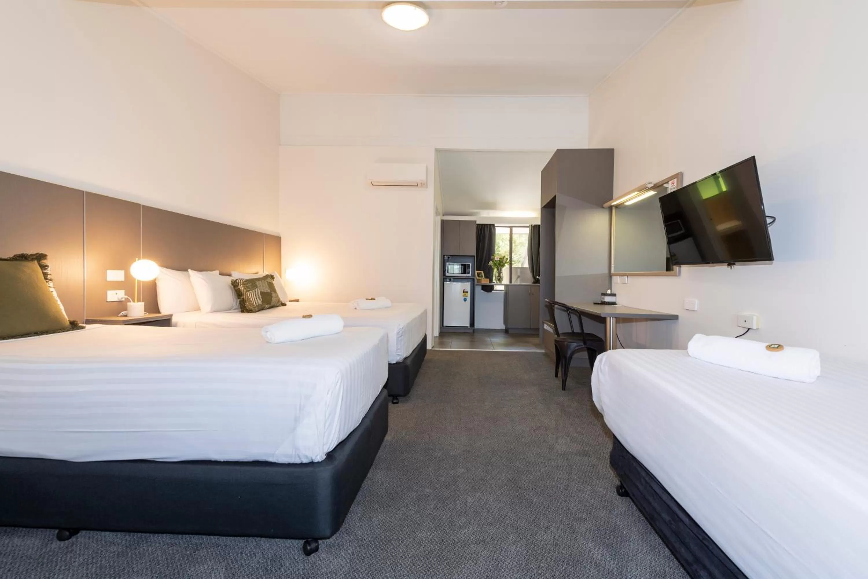 Bed in Fern Bay Motel