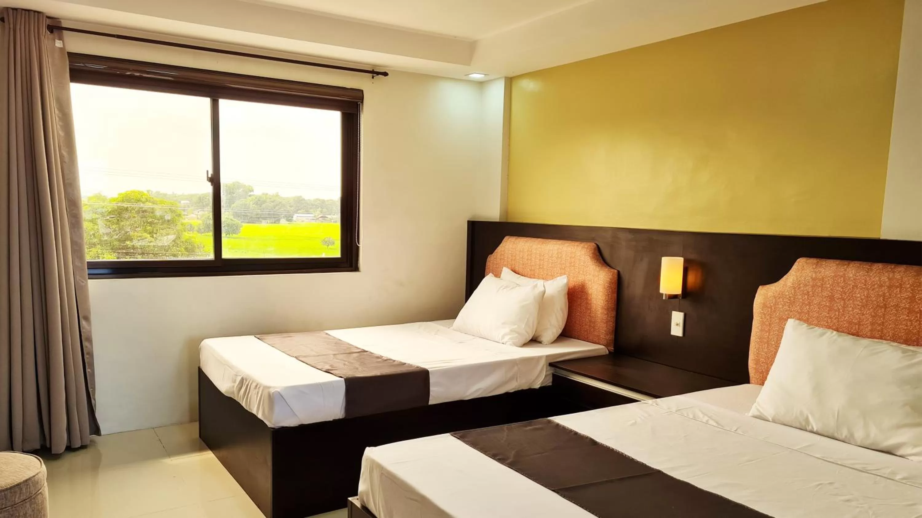 Bedroom, Bed in Staycation Hotel