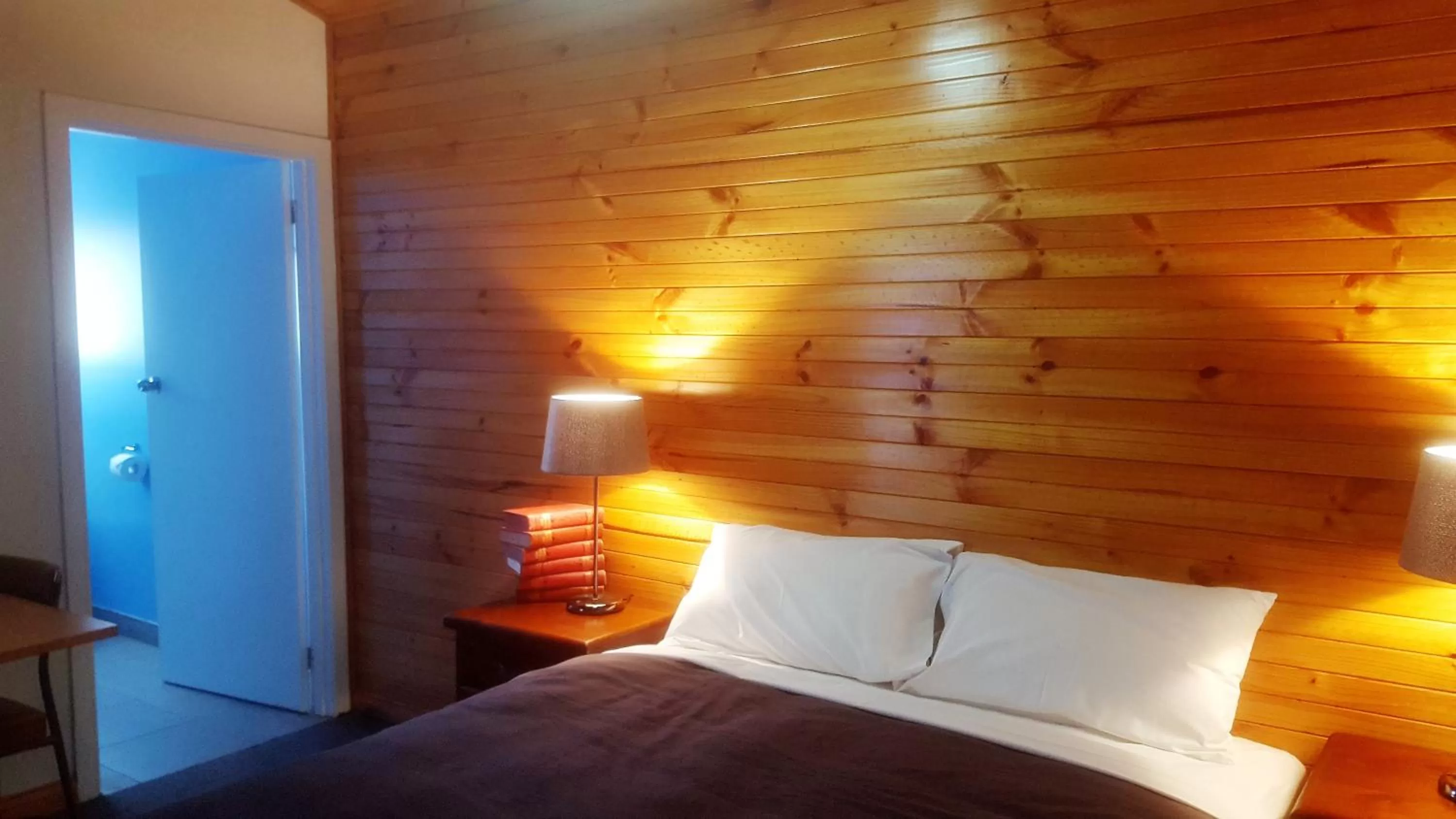 Bedroom in Clunes Motel