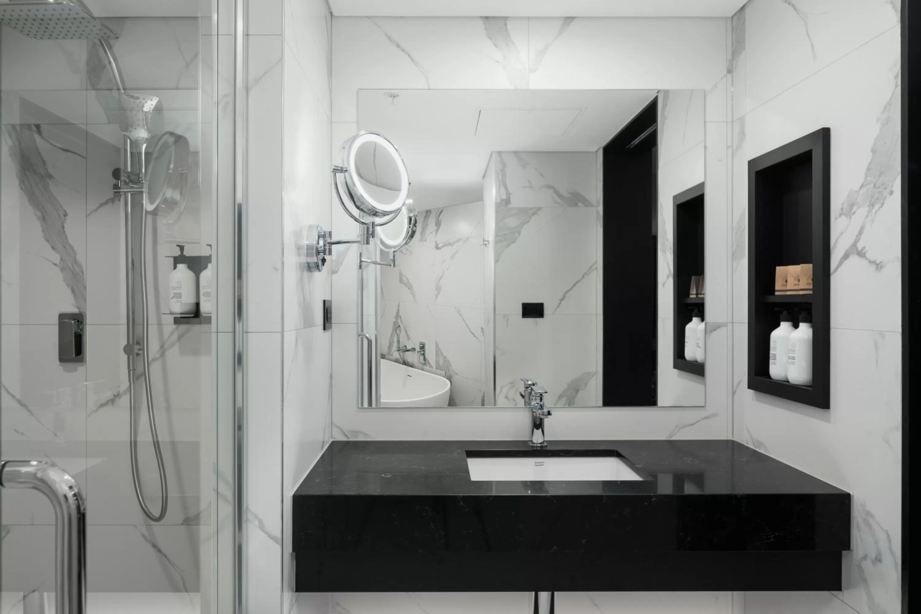 Shower in Pullman Melbourne City Centre