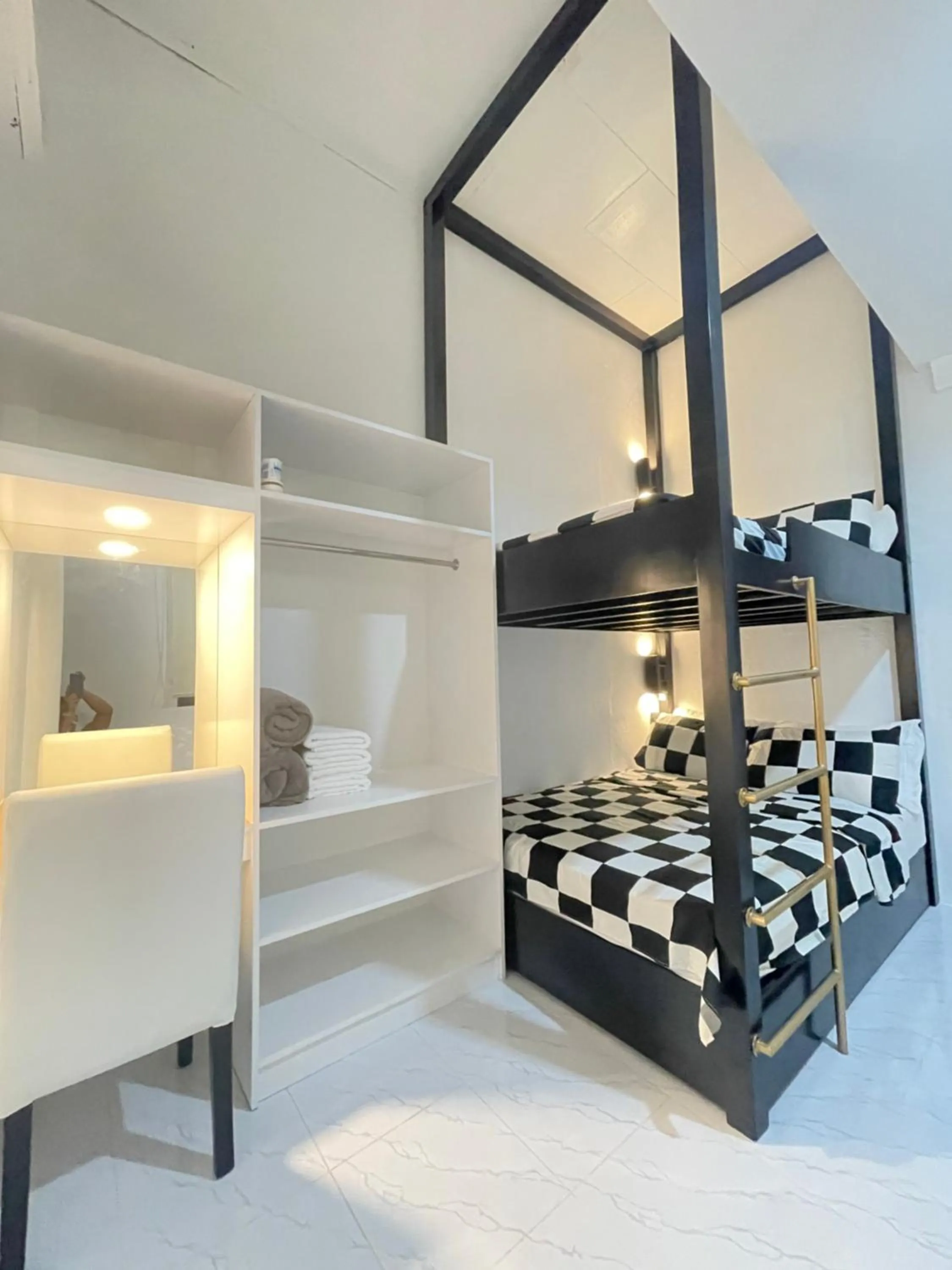 Bed in Malapascua Budget Inn MBI DIVE CENTER