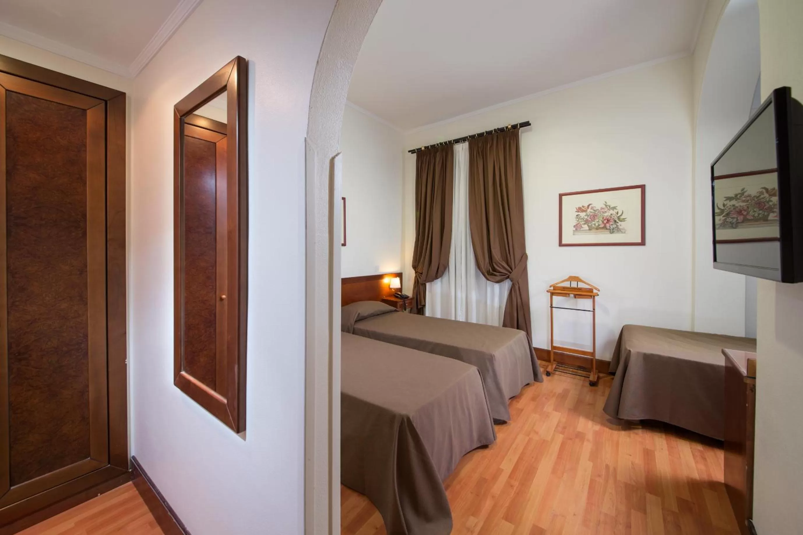 Bed in Hotel Villa Grazioli