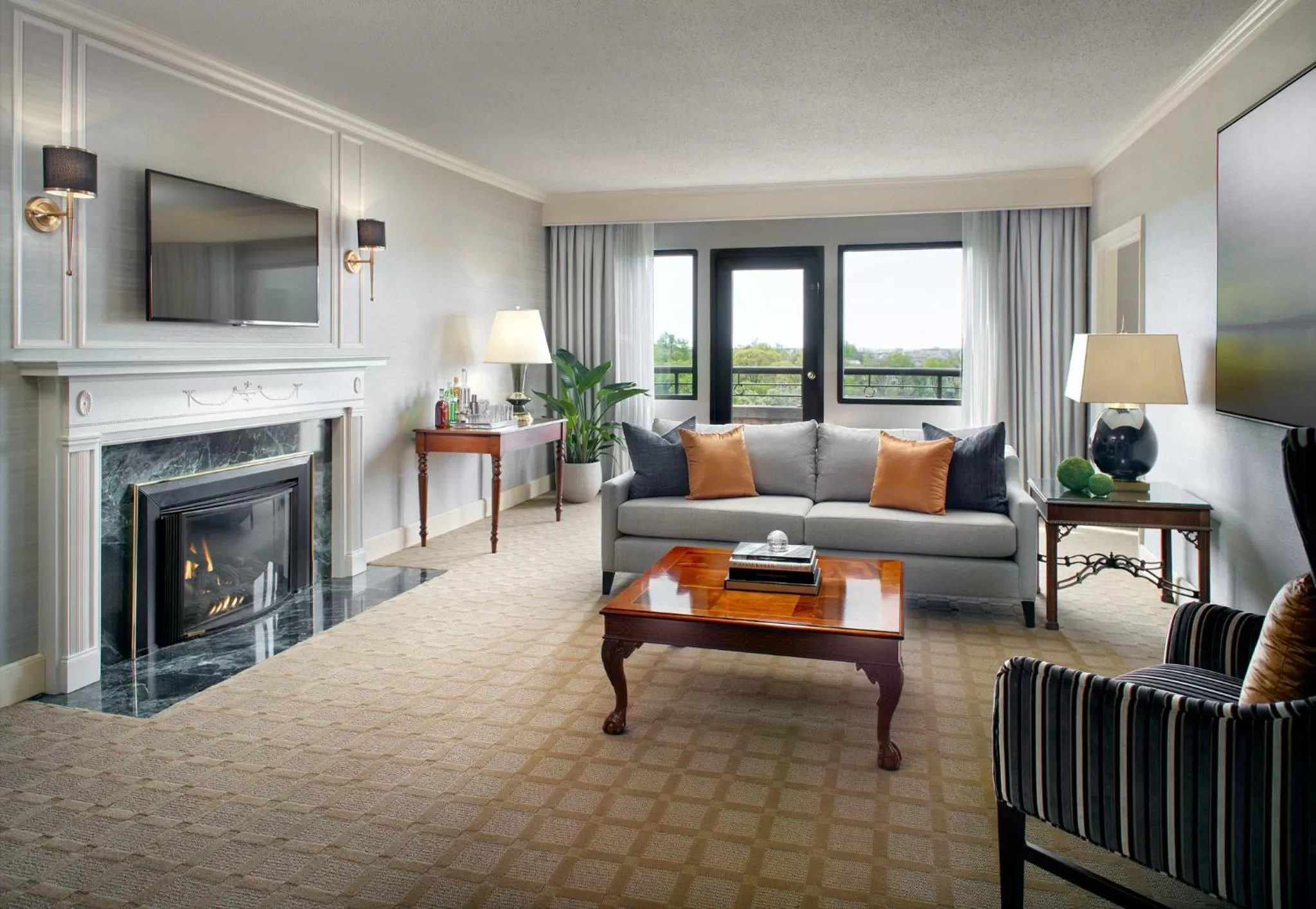 Lobby or reception in Omni Shoreham Hotel