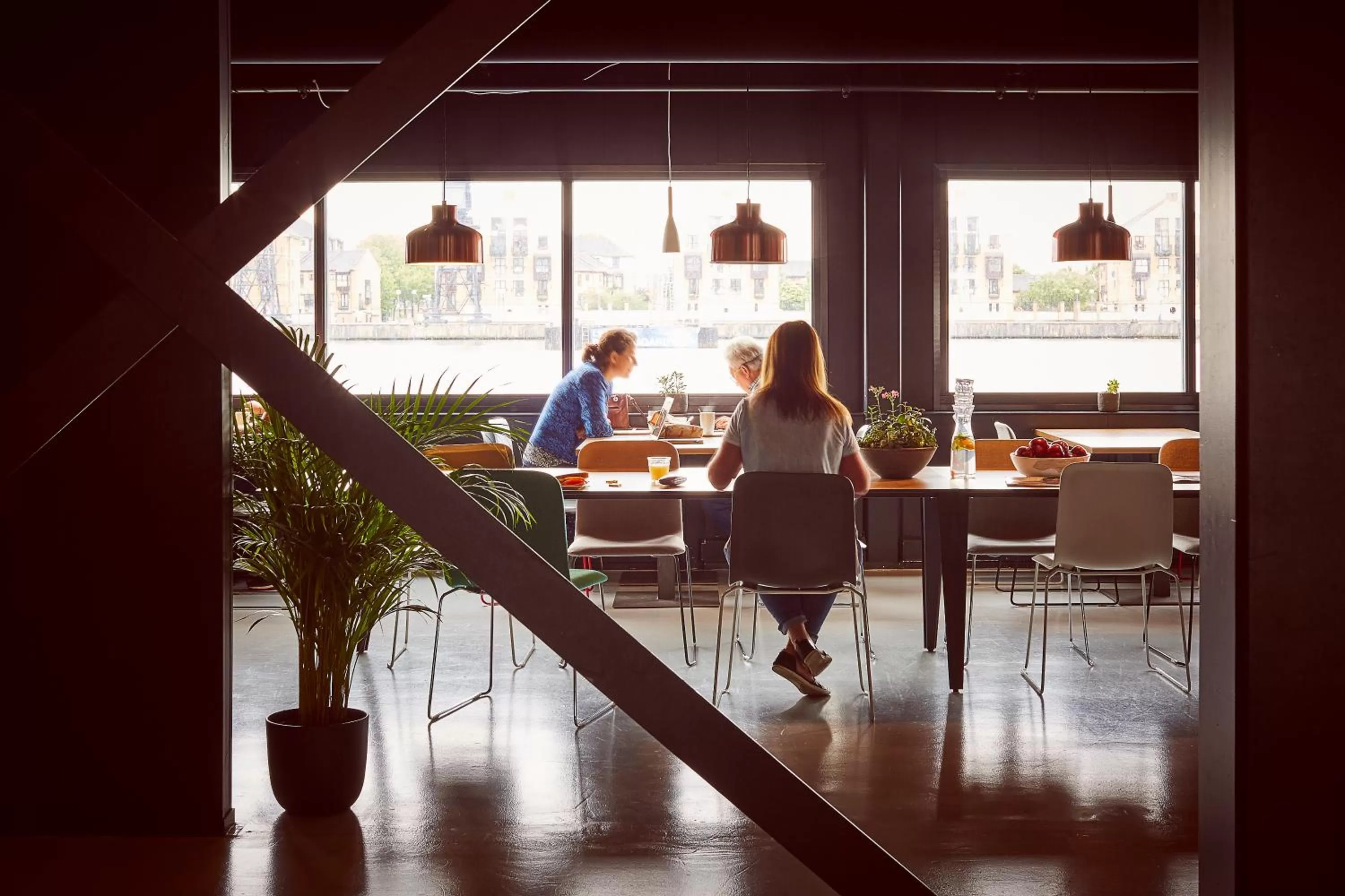 Restaurant/places to eat in Good Hotel London