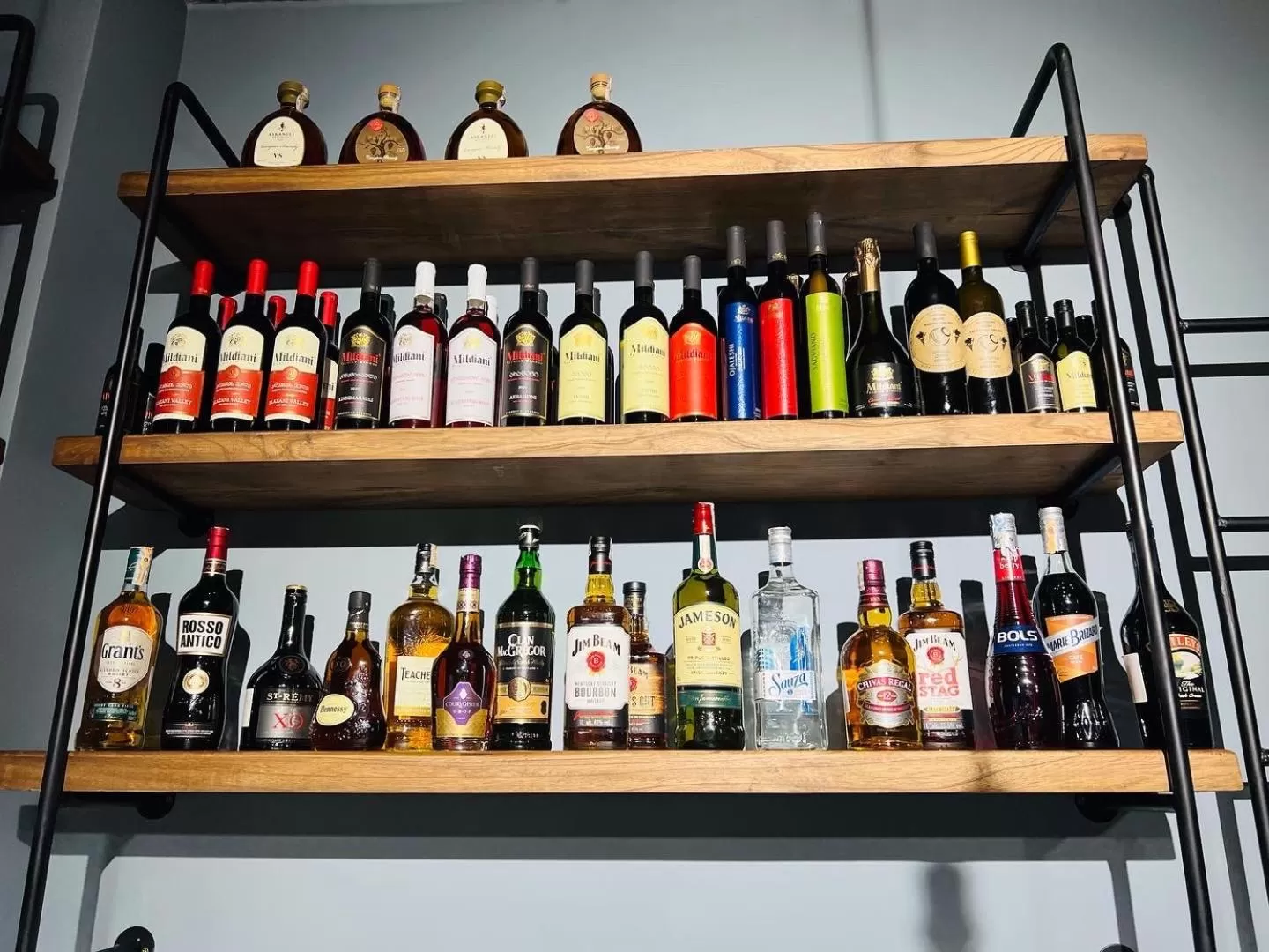 Lounge or bar, Drinks in Level Up Hotel & Restaurant