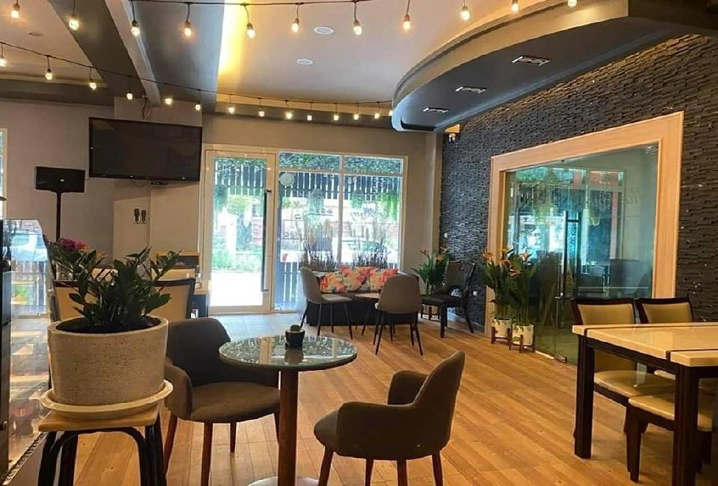 Restaurant/places to eat in The Ring Residence