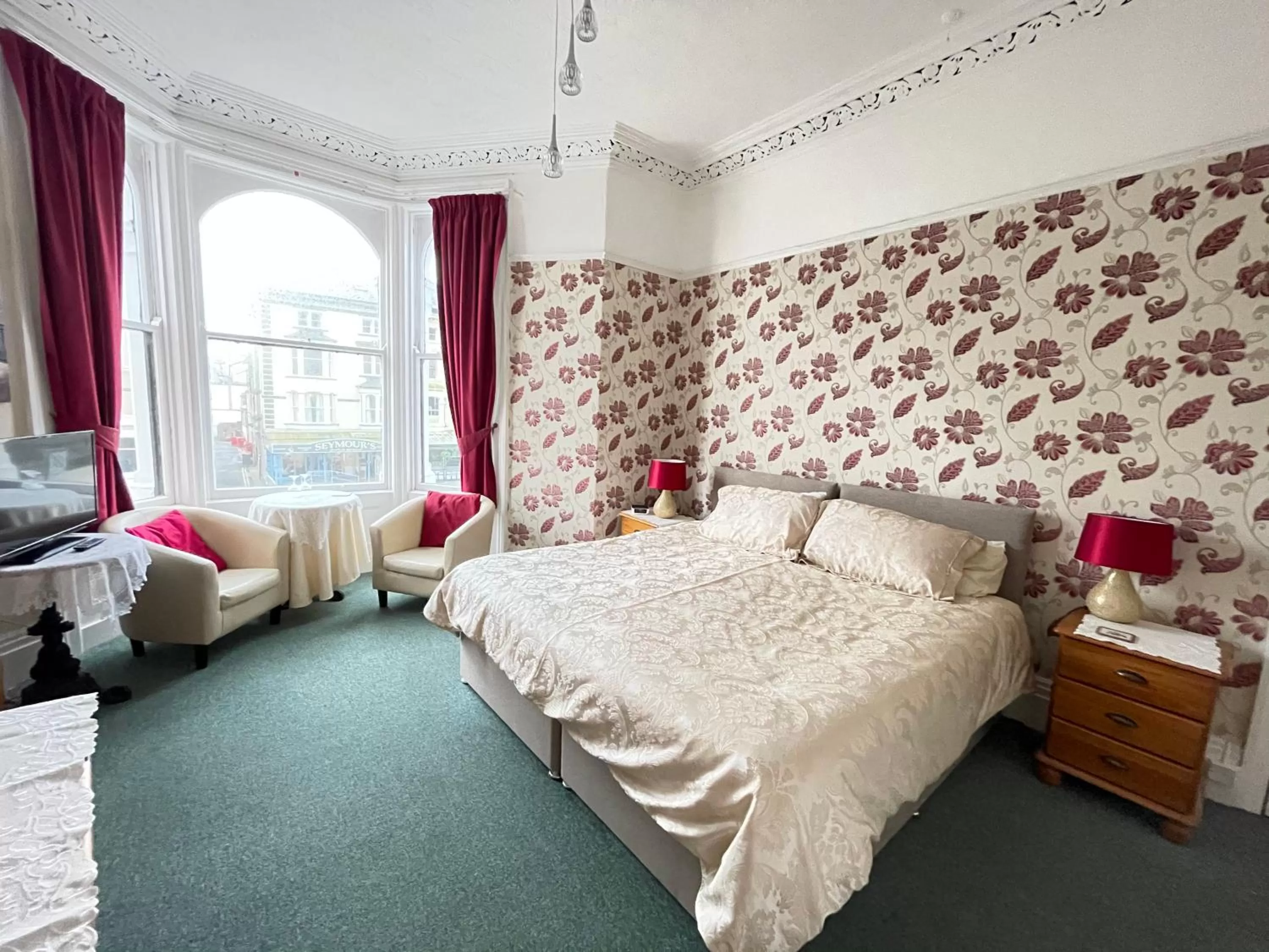 Bedroom, Bed in White Court Llandudno