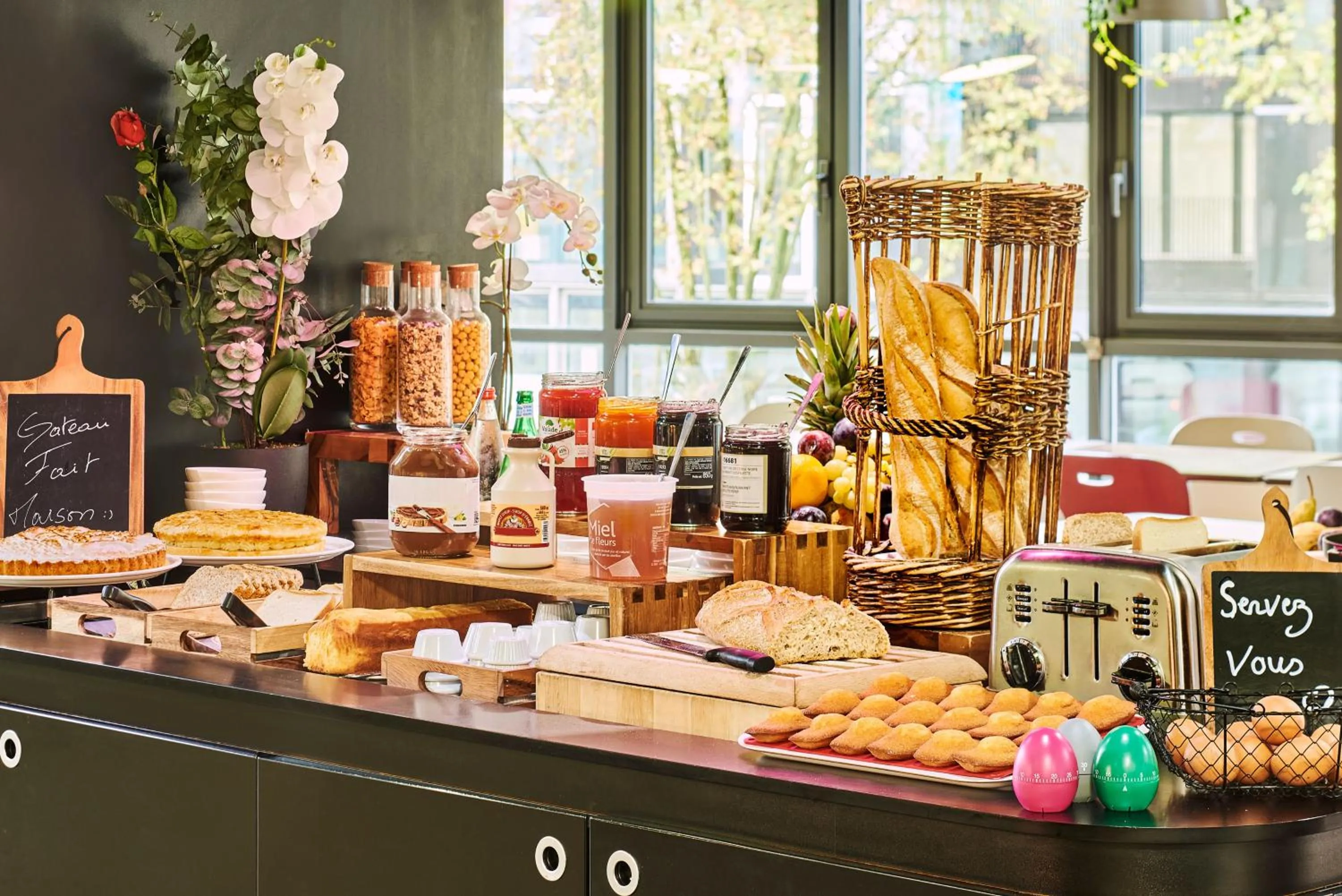 Buffet breakfast in Campanile PRIME - Arcueil