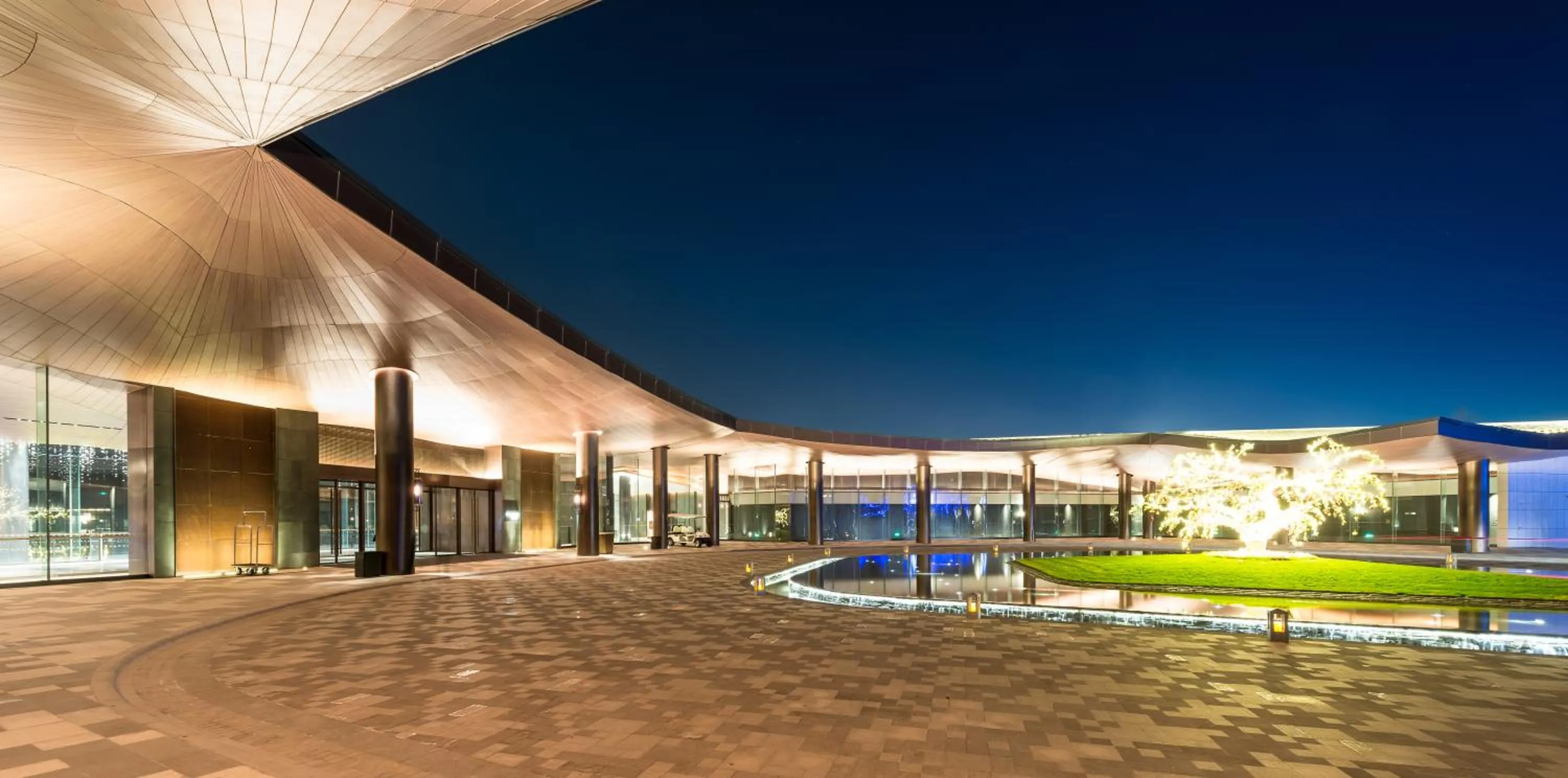 Facade/entrance in Pullman Kaifeng Jianye