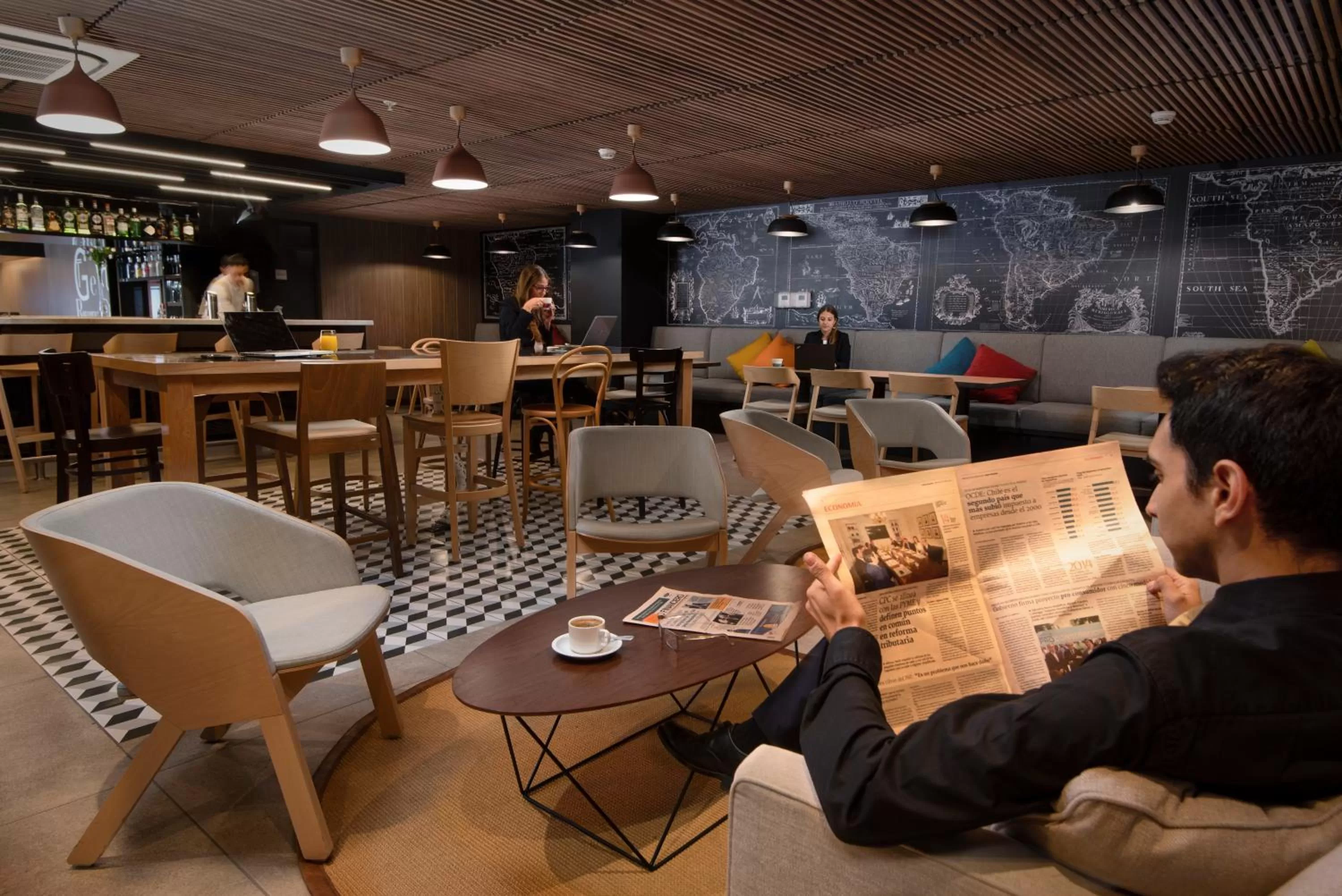 Restaurant/places to eat in Novotel Santiago Providencia