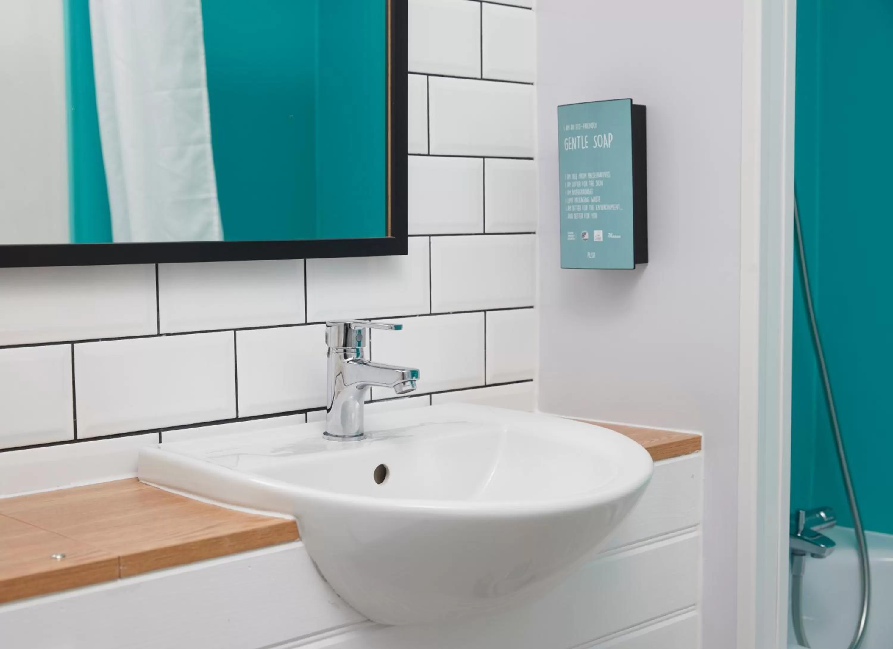 Bathroom in The Longshoot