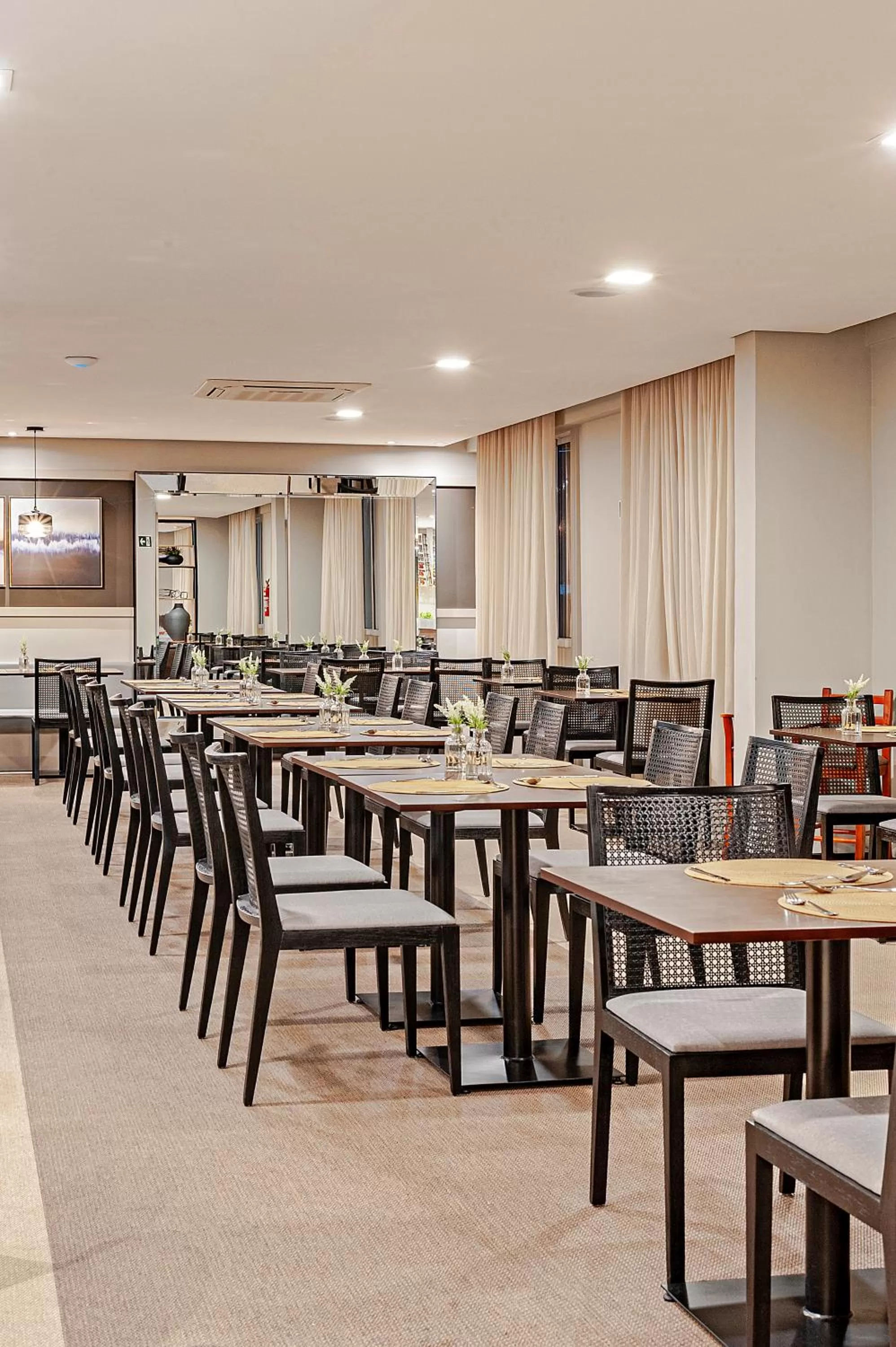 Restaurant/places to eat in Slaviero Curitiba Aeroporto