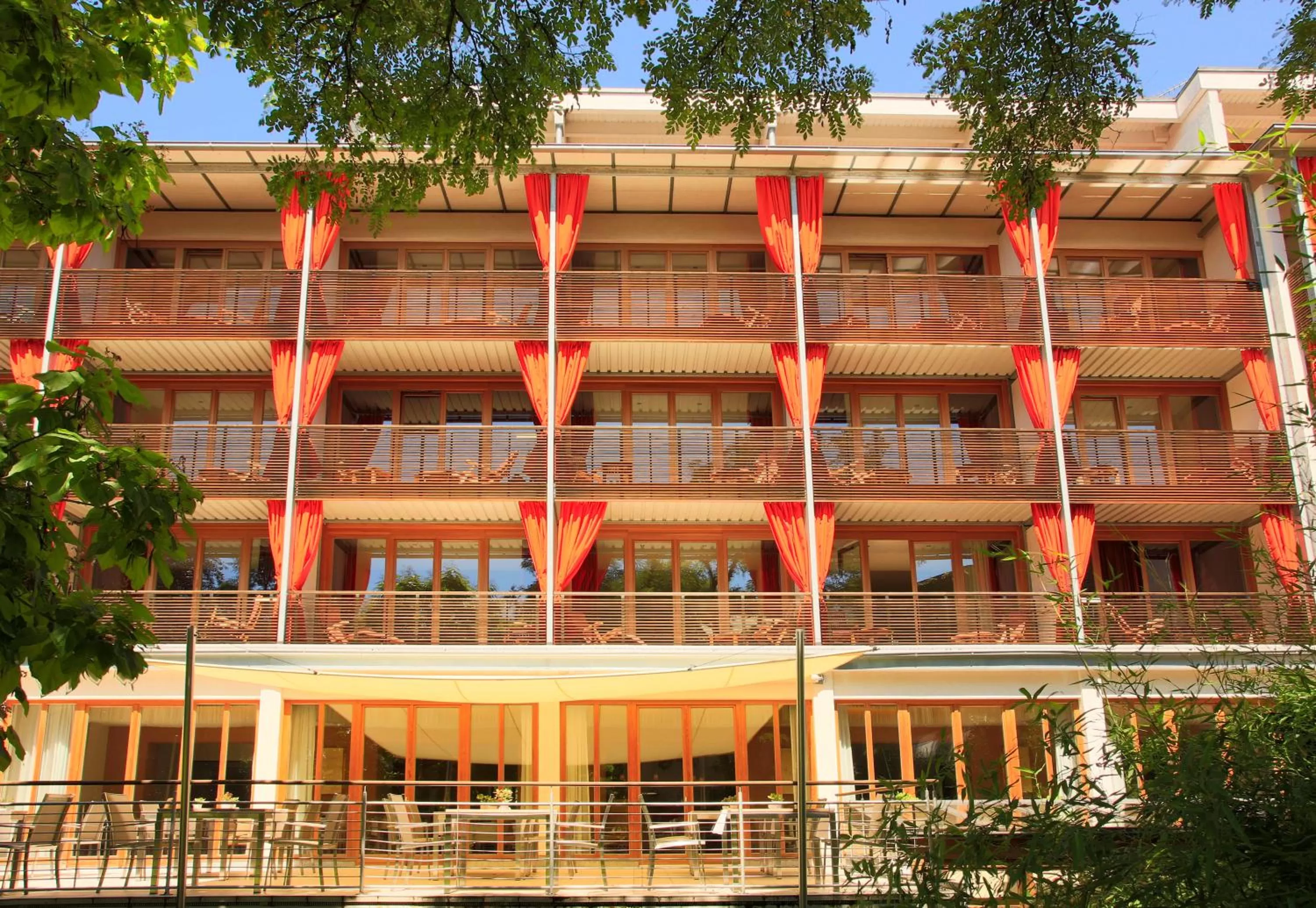 Patio, Property Building in Bio Thermalhotel Falkenhof