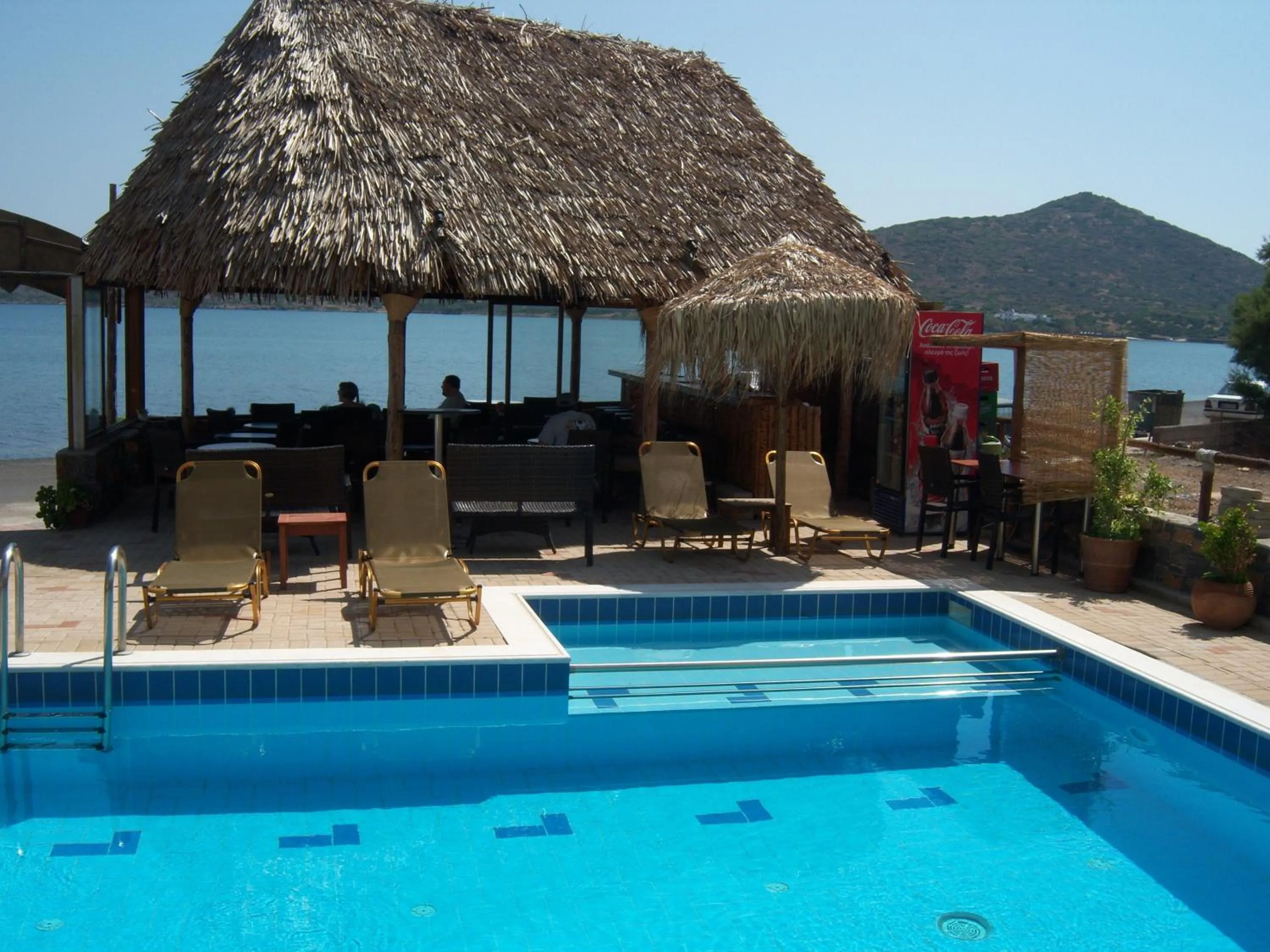 Swimming pool in Elounda Sunrise Apartments