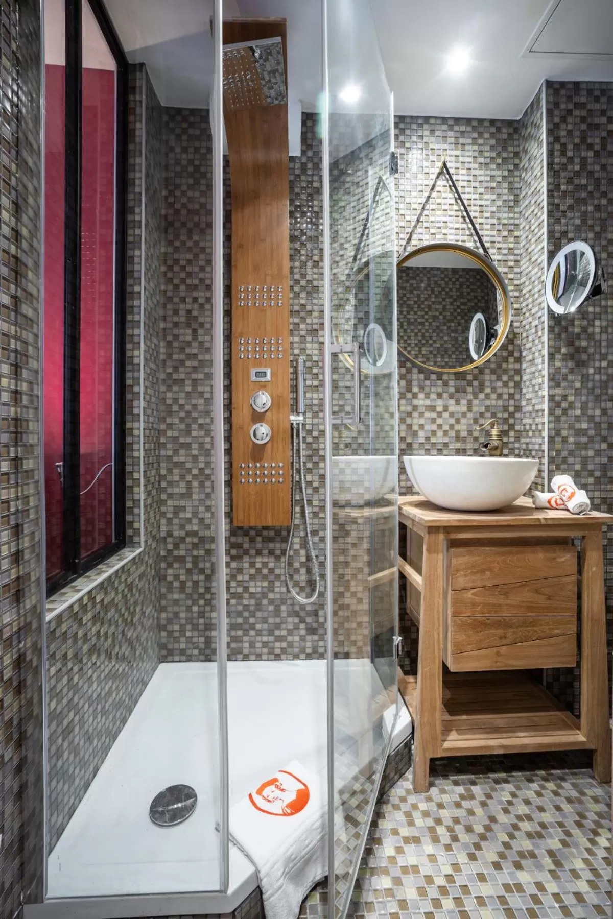 Bathroom in Le Temple De Jeanne