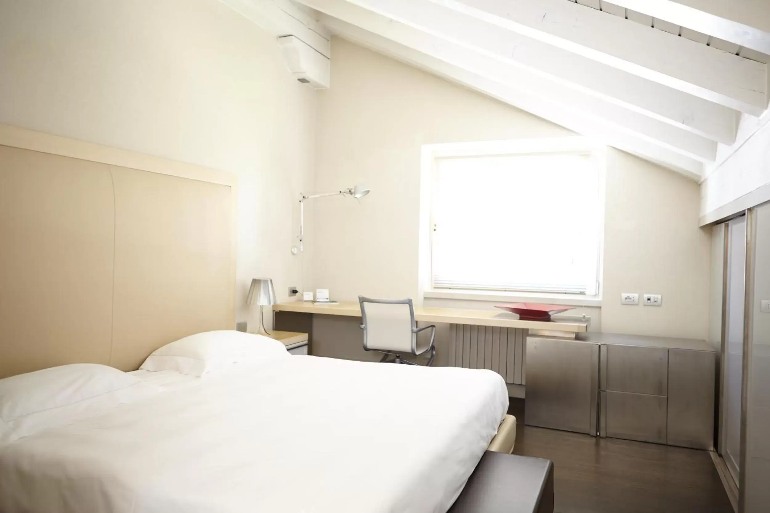 Junior Suite - single occupancy in Active Hotel Junior Suite - single occupancy in Active Hotel