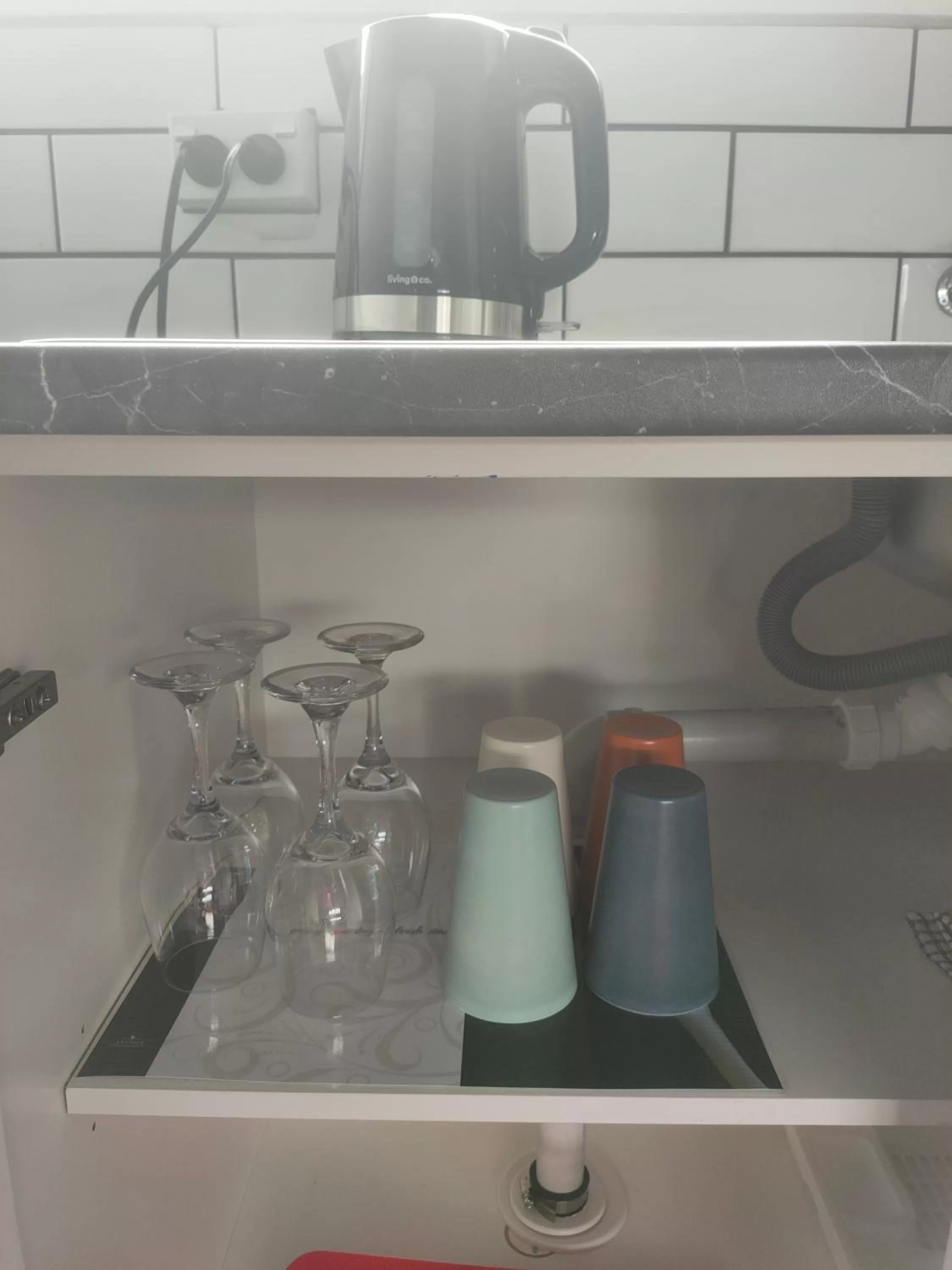 Kitchen or kitchenette in The Avenue