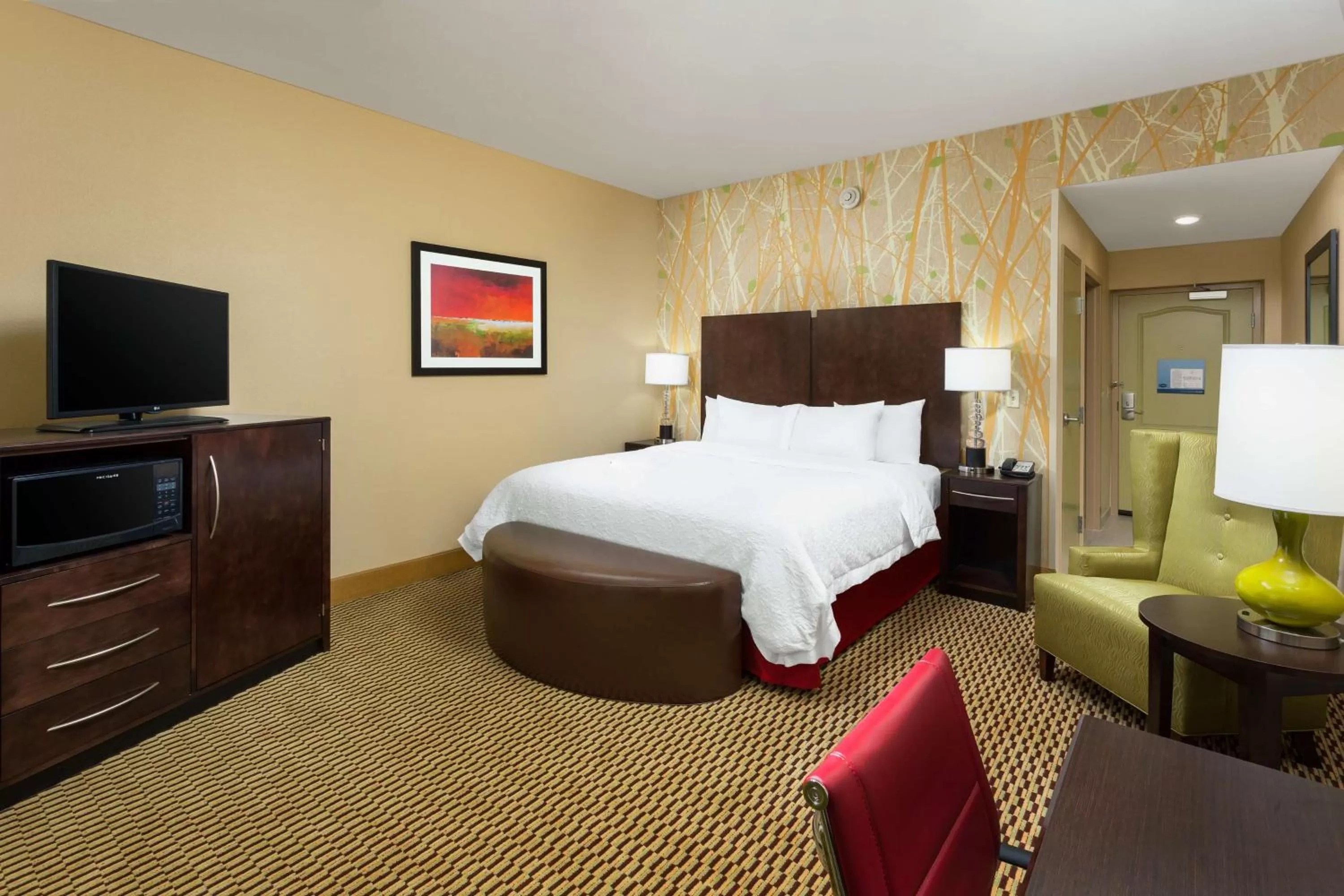 Bed in Hampton Inn & Suites Williamsport - Faxon Exit