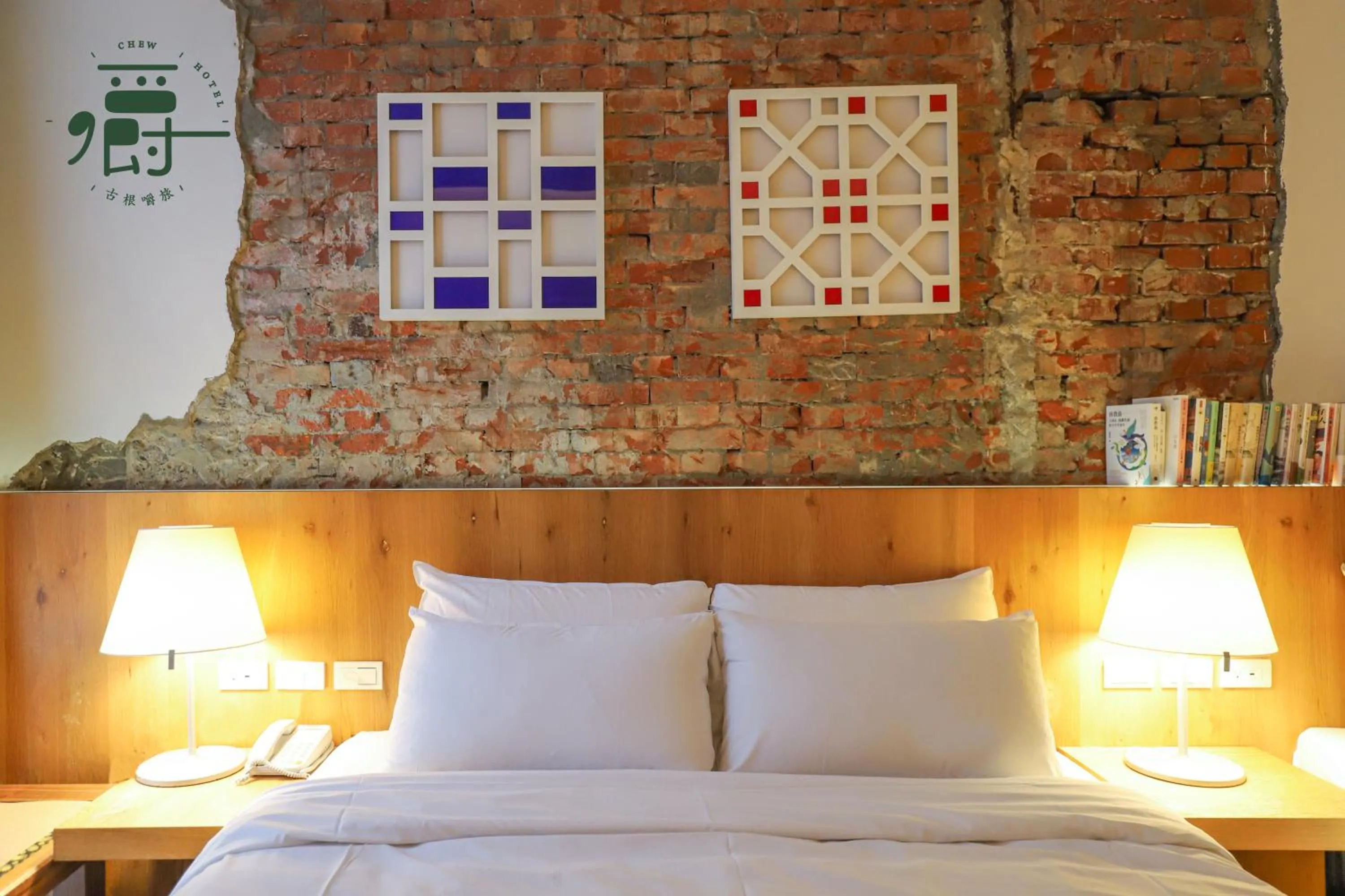 Bed in Roots Chew Hotel