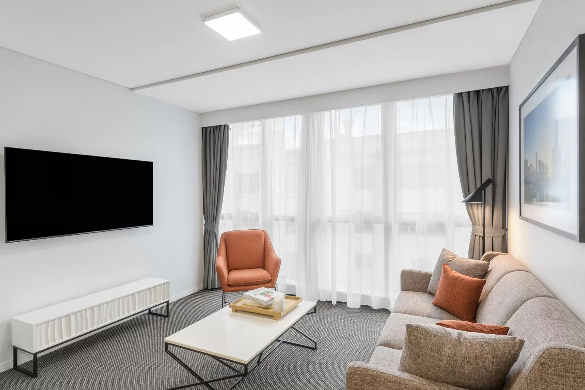 TV and multimedia in Meriton Suites Adelaide Street, Brisbane
