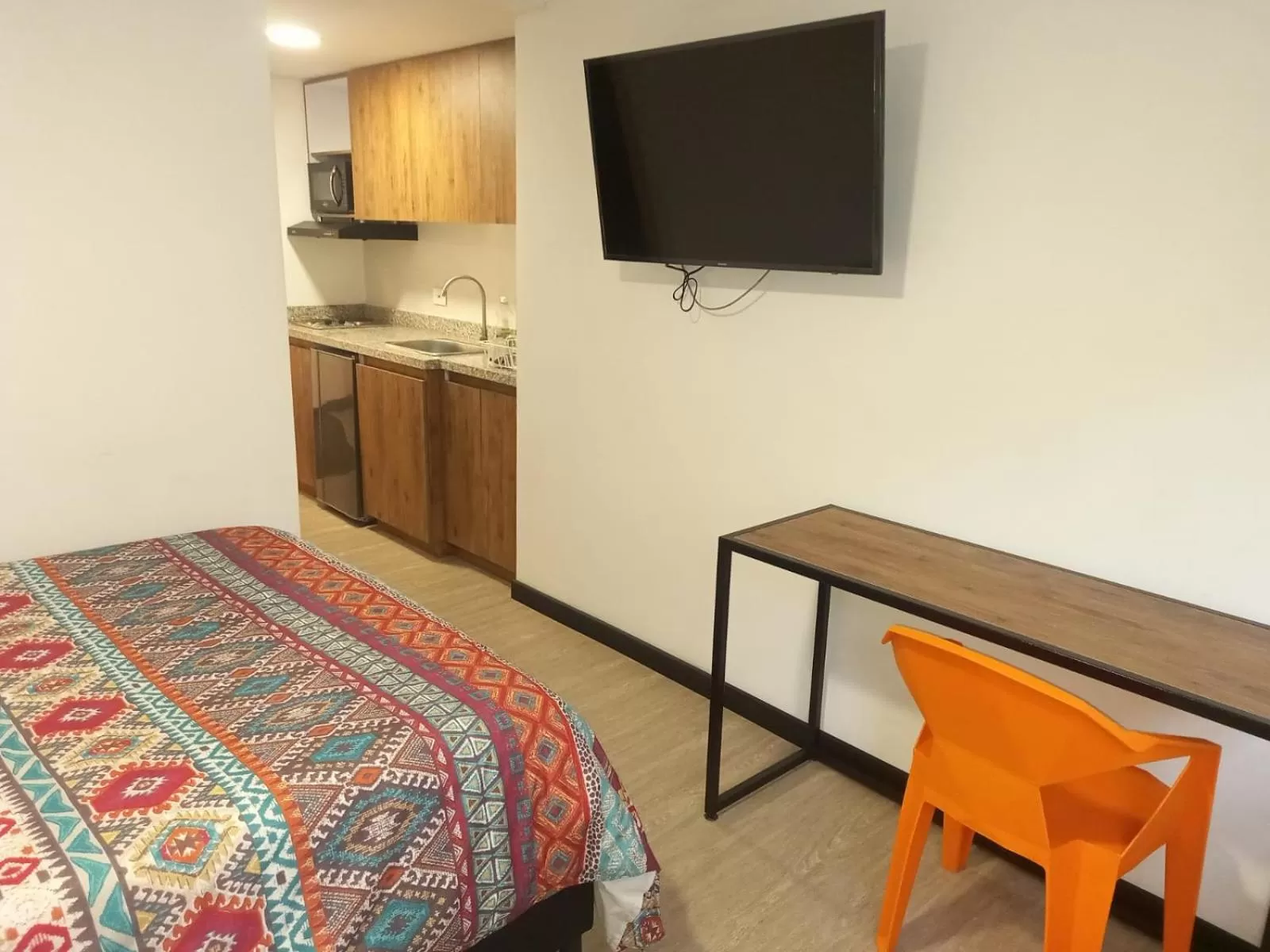 Bed, TV/Entertainment Center in Terrazas