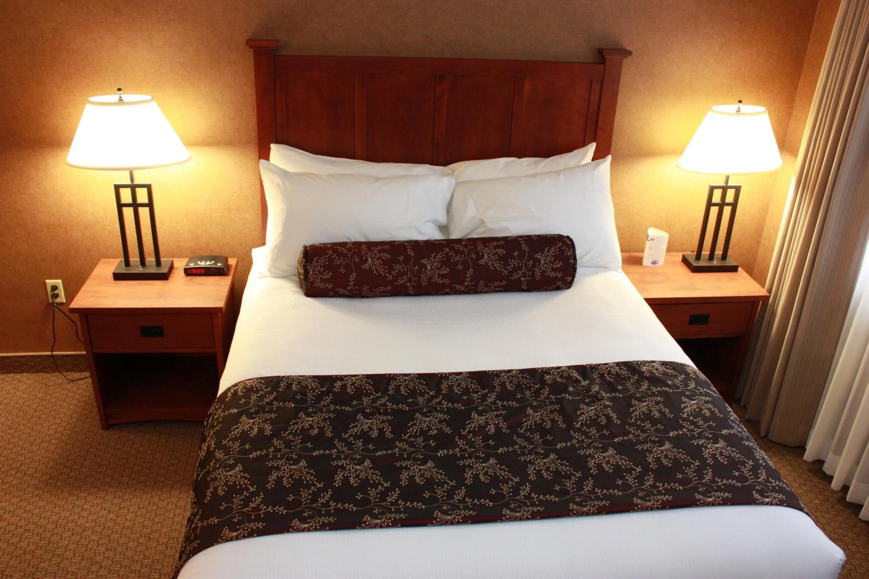 Bedroom, Bed in Maritime Inn Antigonish