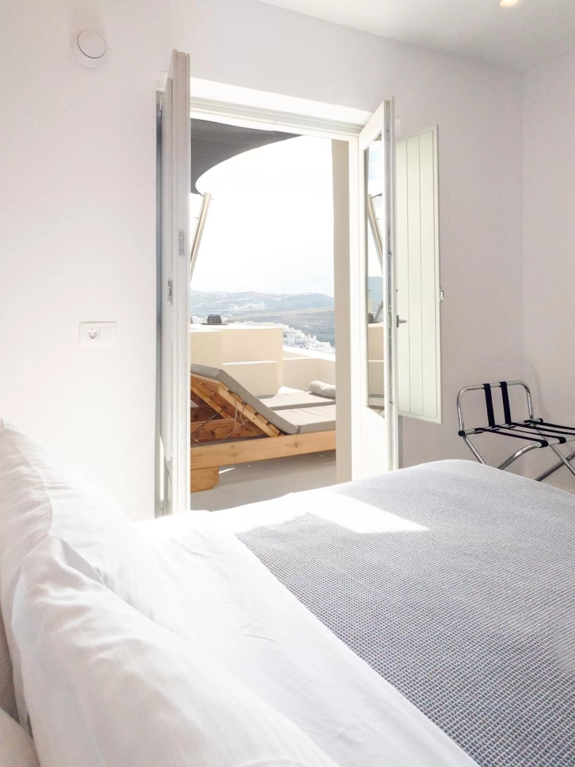 Bed in Caldera Cliff Illusion