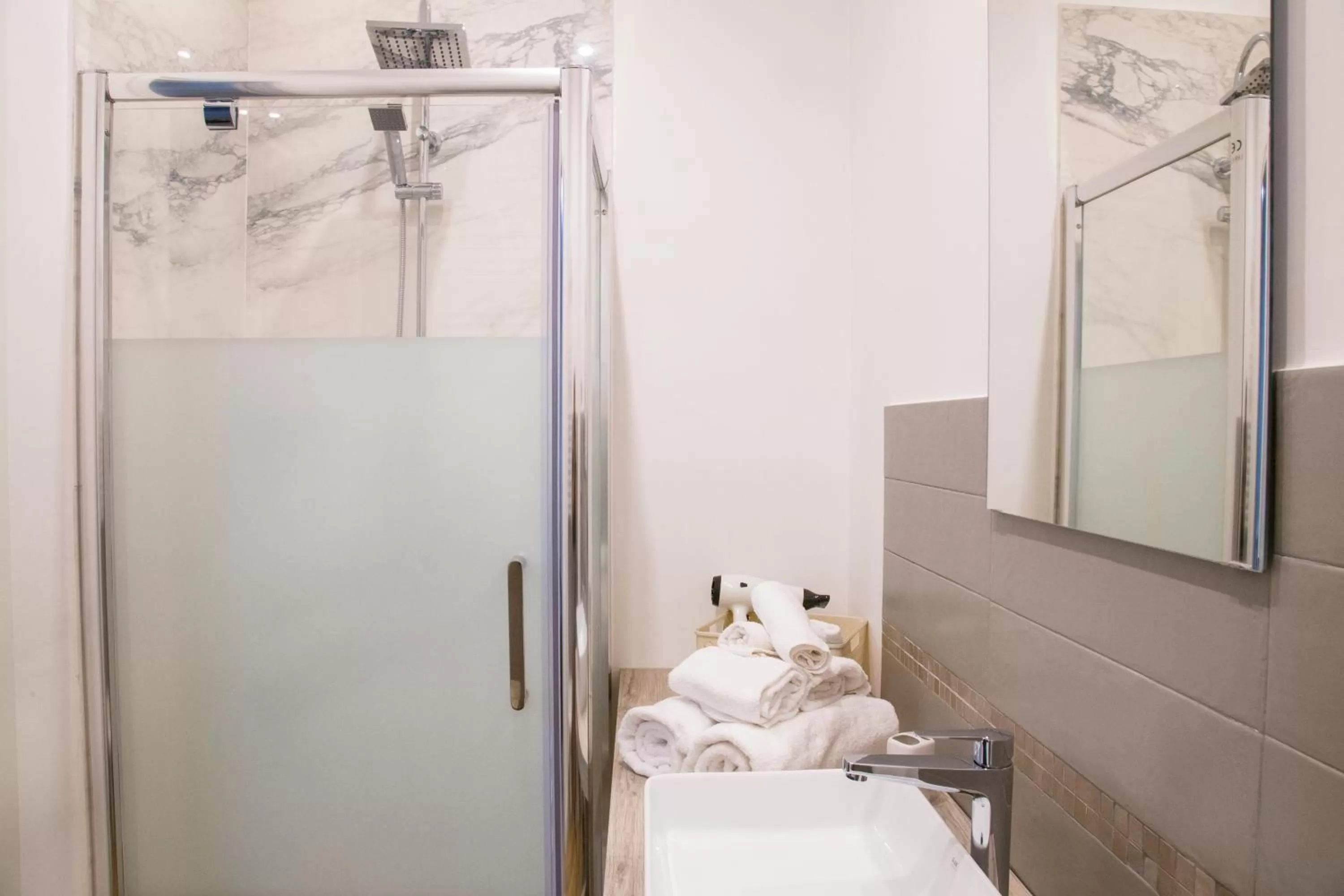 Bathroom in Garibaldi Rooms