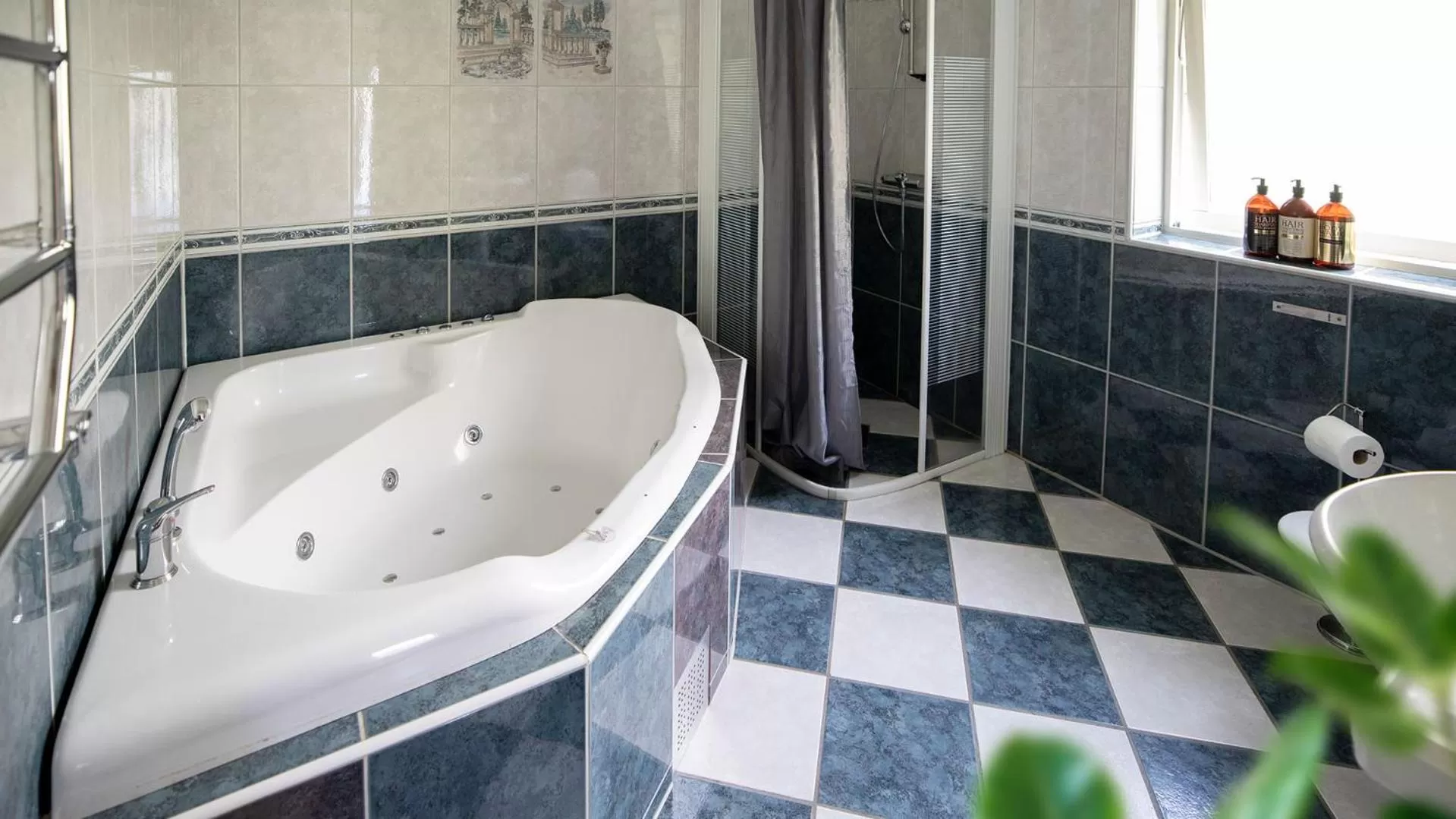 Bathroom in Treetop Spa Hangout & Hotel