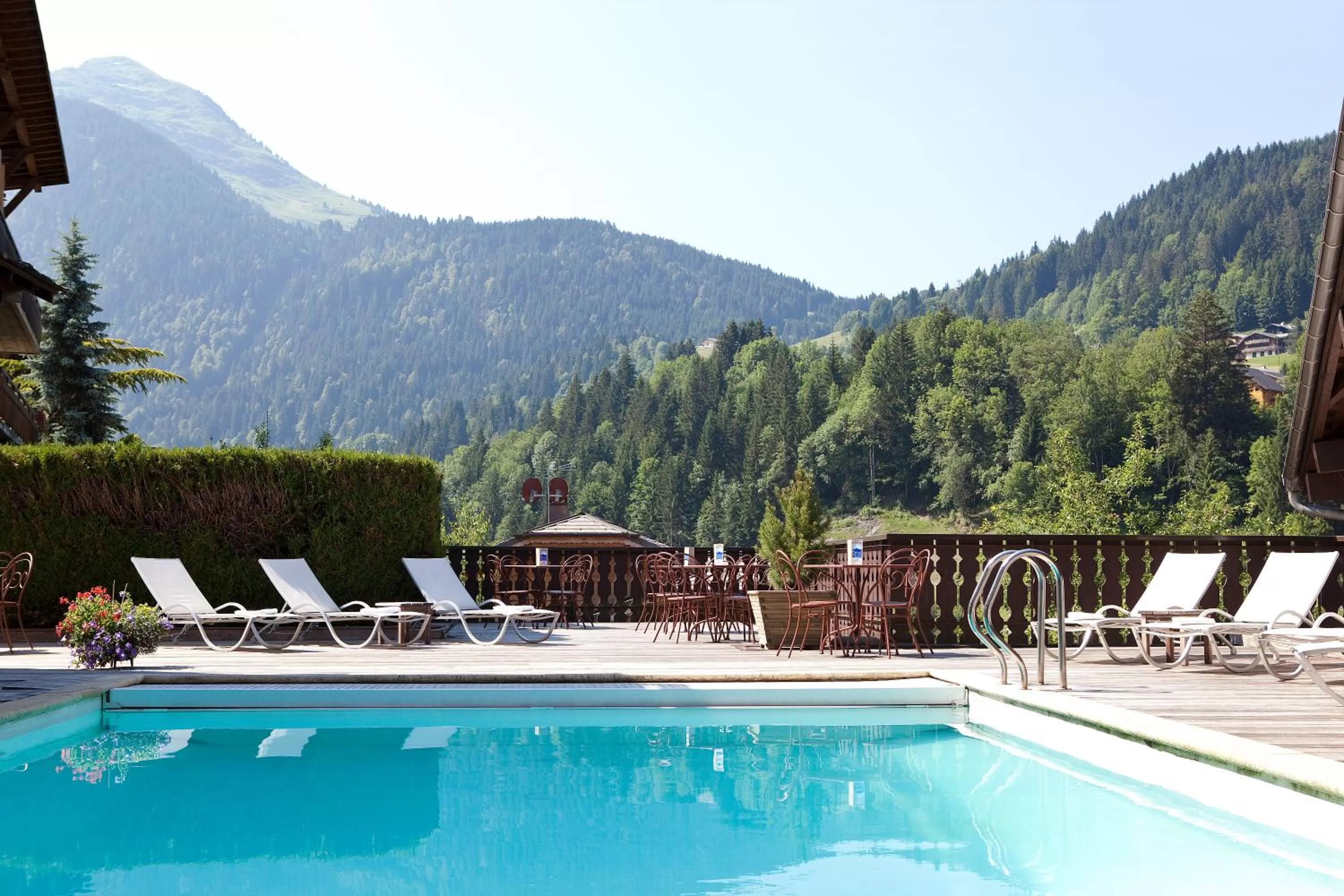 Swimming pool in Hotel le Petit Dru