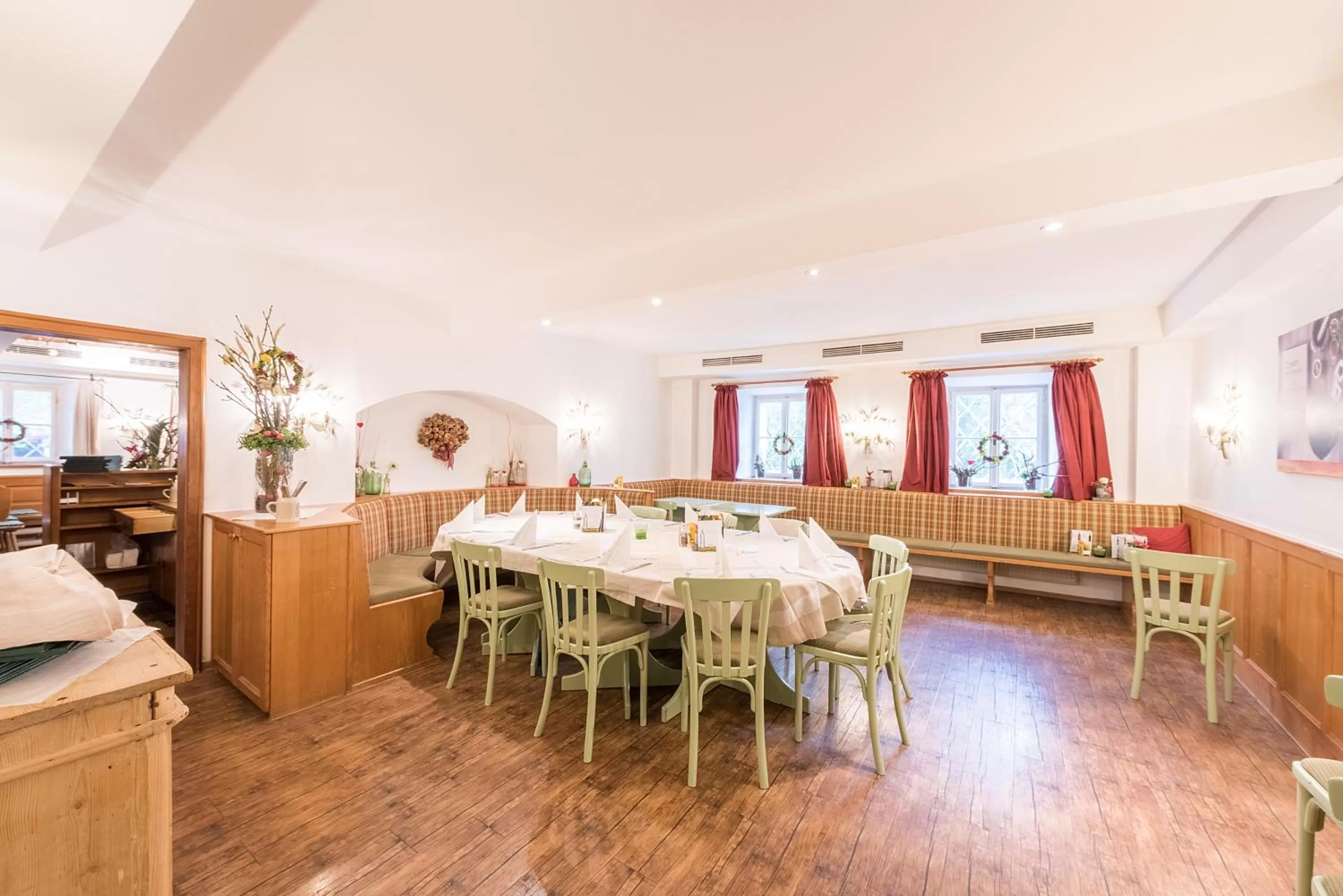 Restaurant/places to eat in Hotel Gasthof Bräuwirth