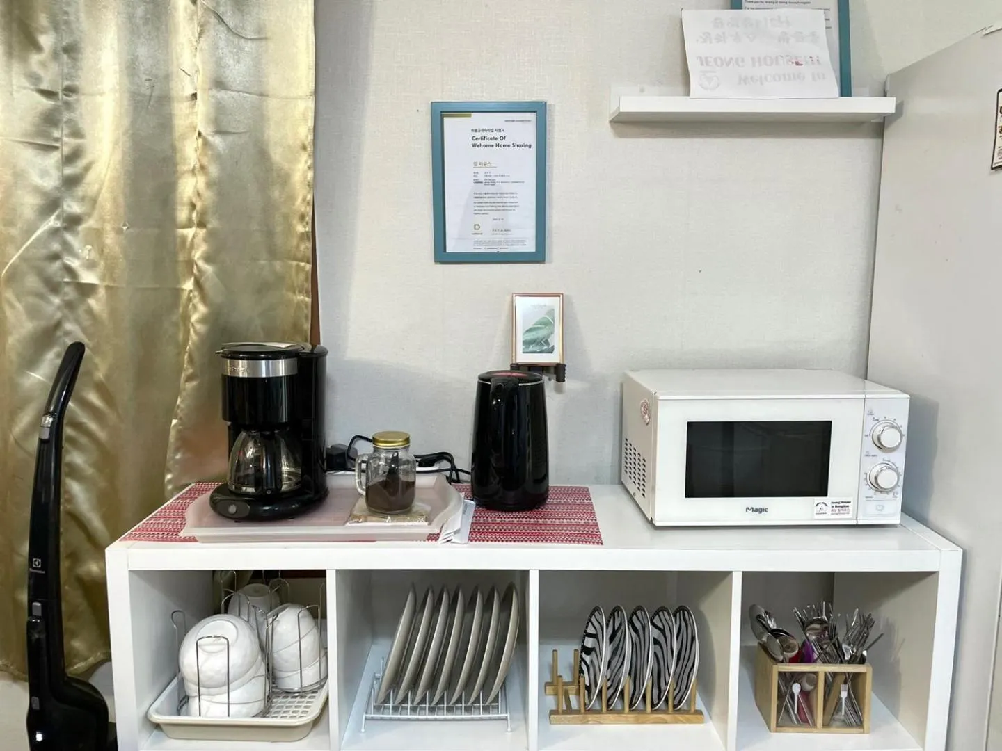 Kitchen or kitchenette in Jeong House