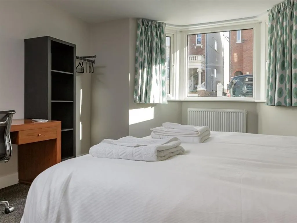 Bedroom, Bed in Blue Star House