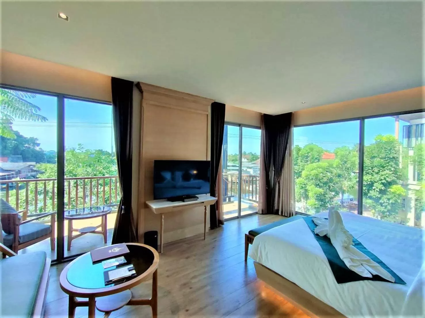 Balcony/Terrace, Bed in W1Bangkoknoi Hotel