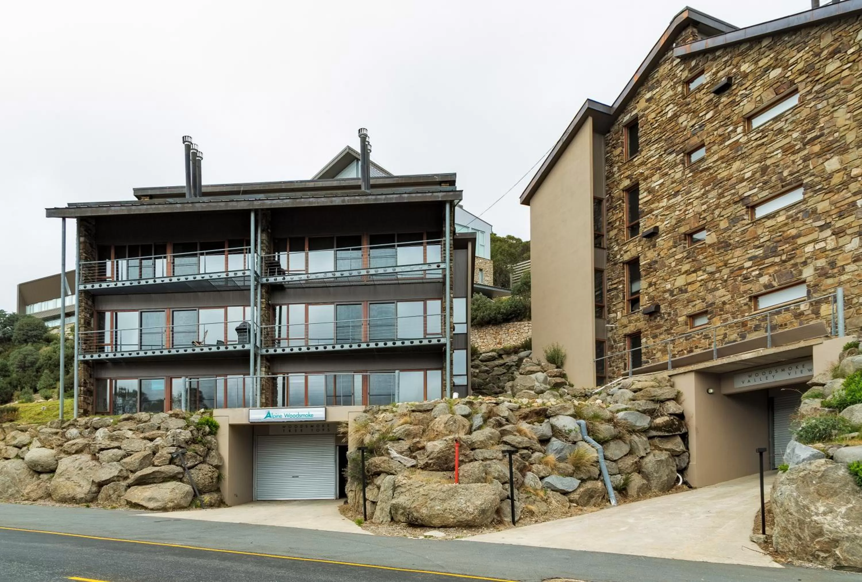 Property building in Alpine Woodsmoke Apartments