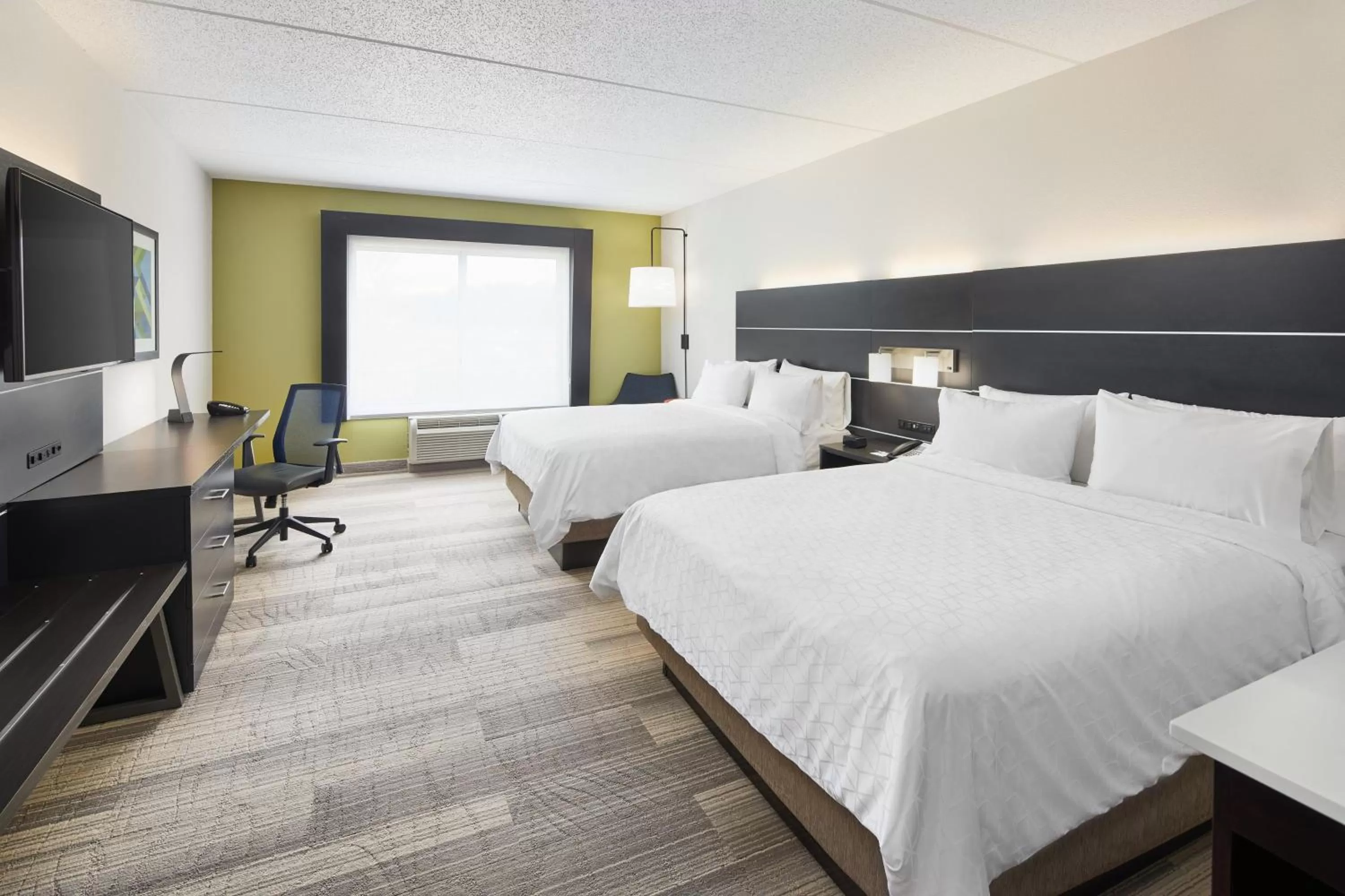 Photo of the whole room, Bed in Holiday Inn Express & Suites - Spartanburg-North by IHG