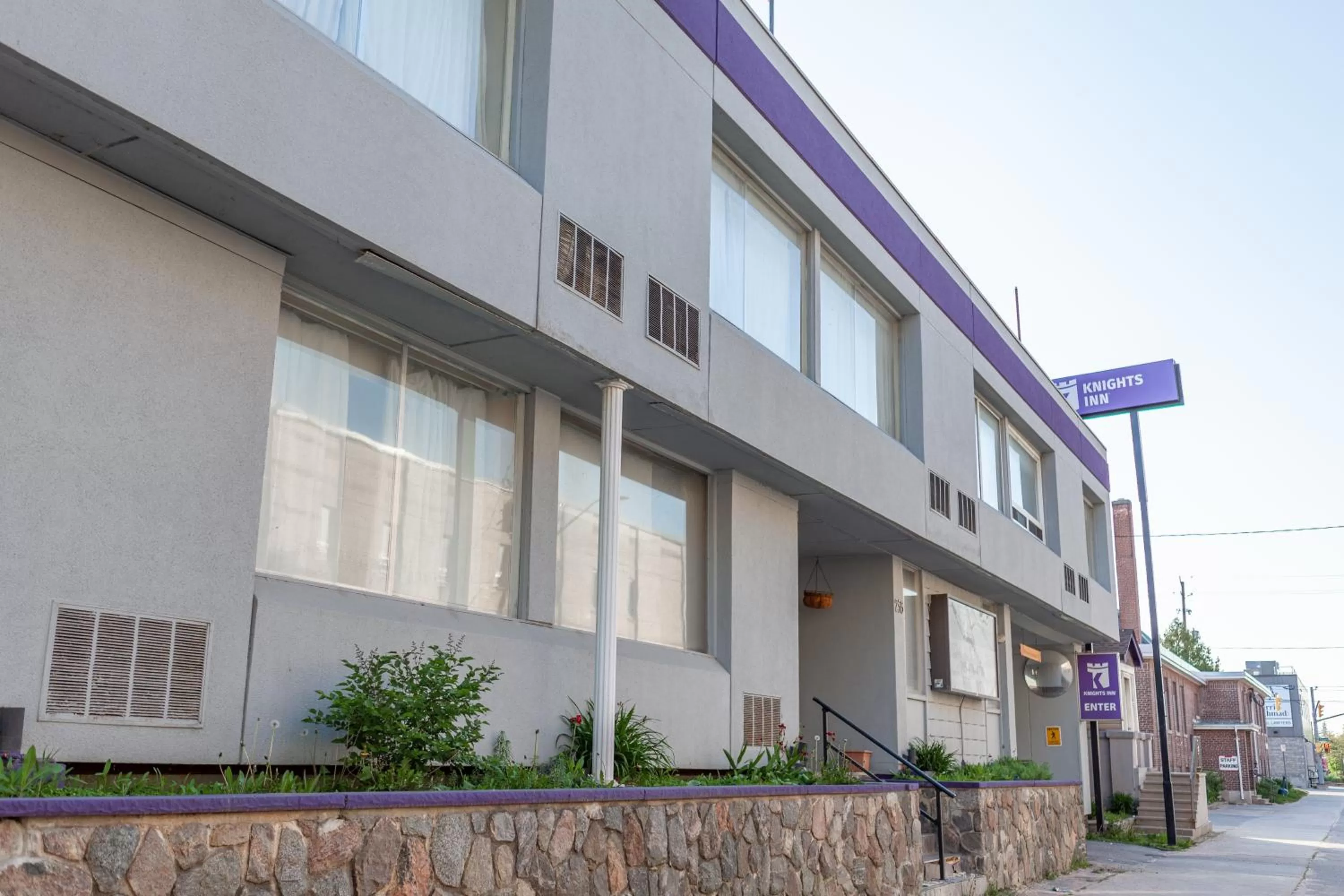 Property building in Knights Inn North Bay