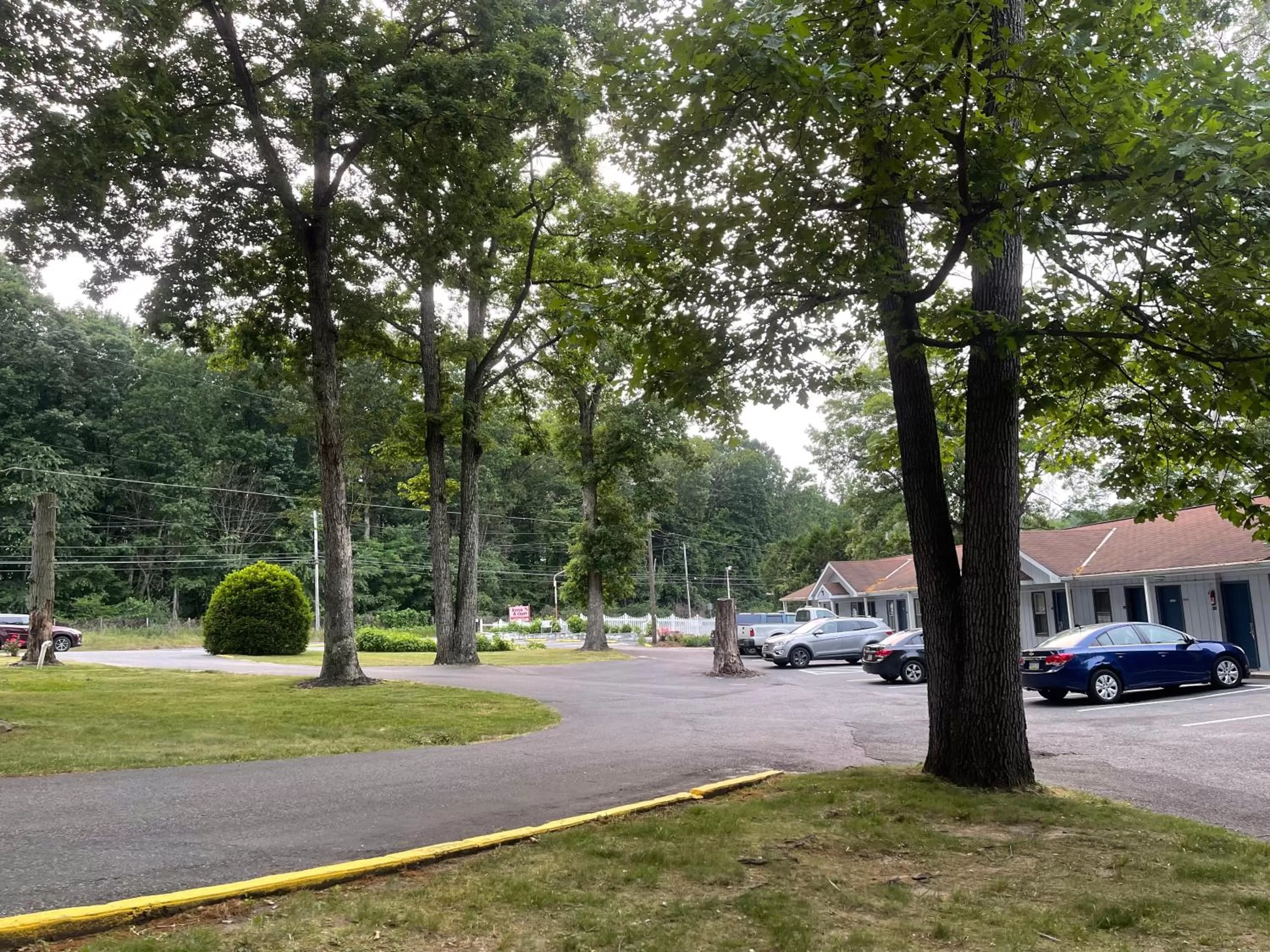 Property building in Pennswoods Inn