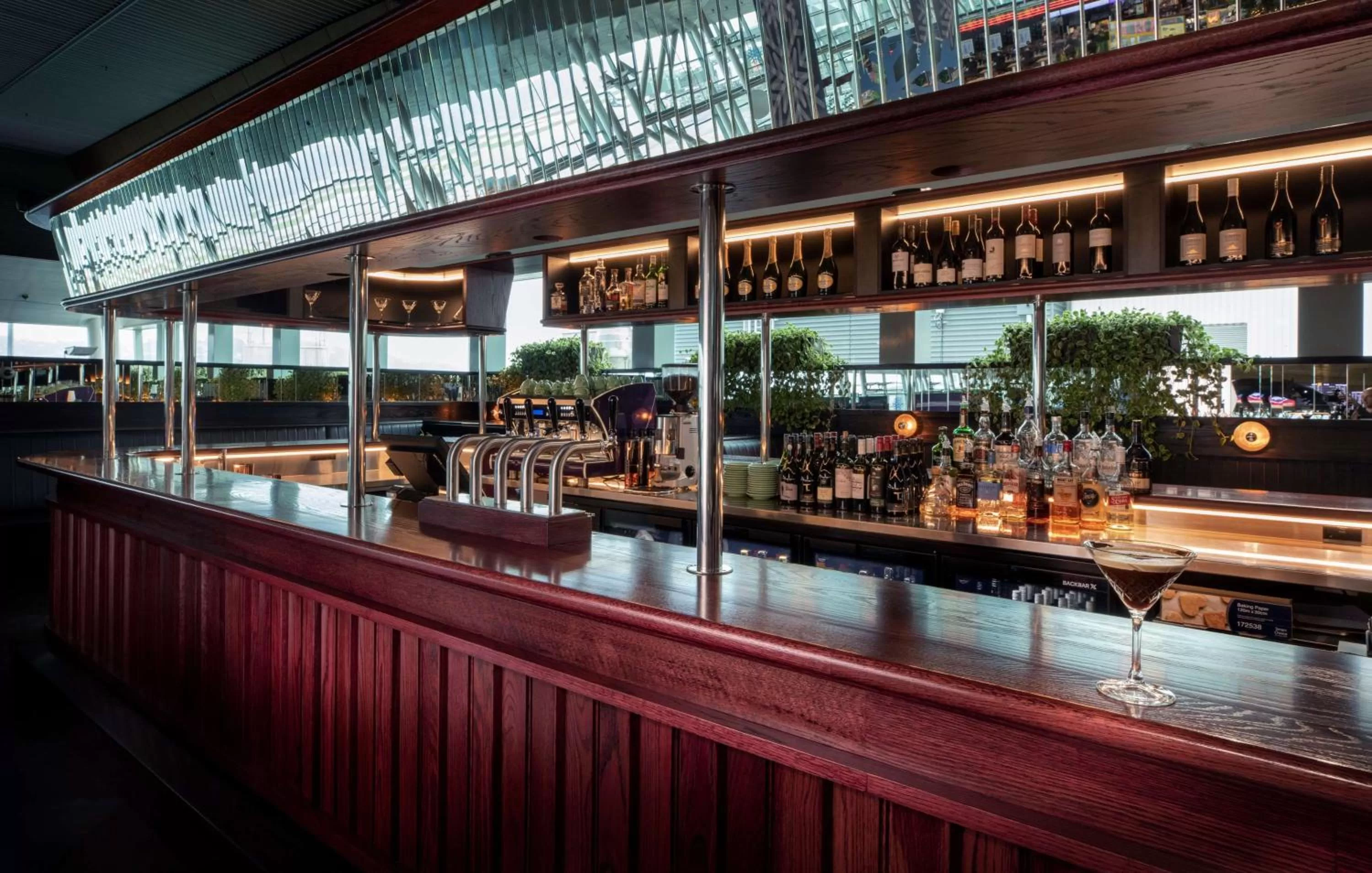 Restaurant/places to eat in Rydges Wellington Airport