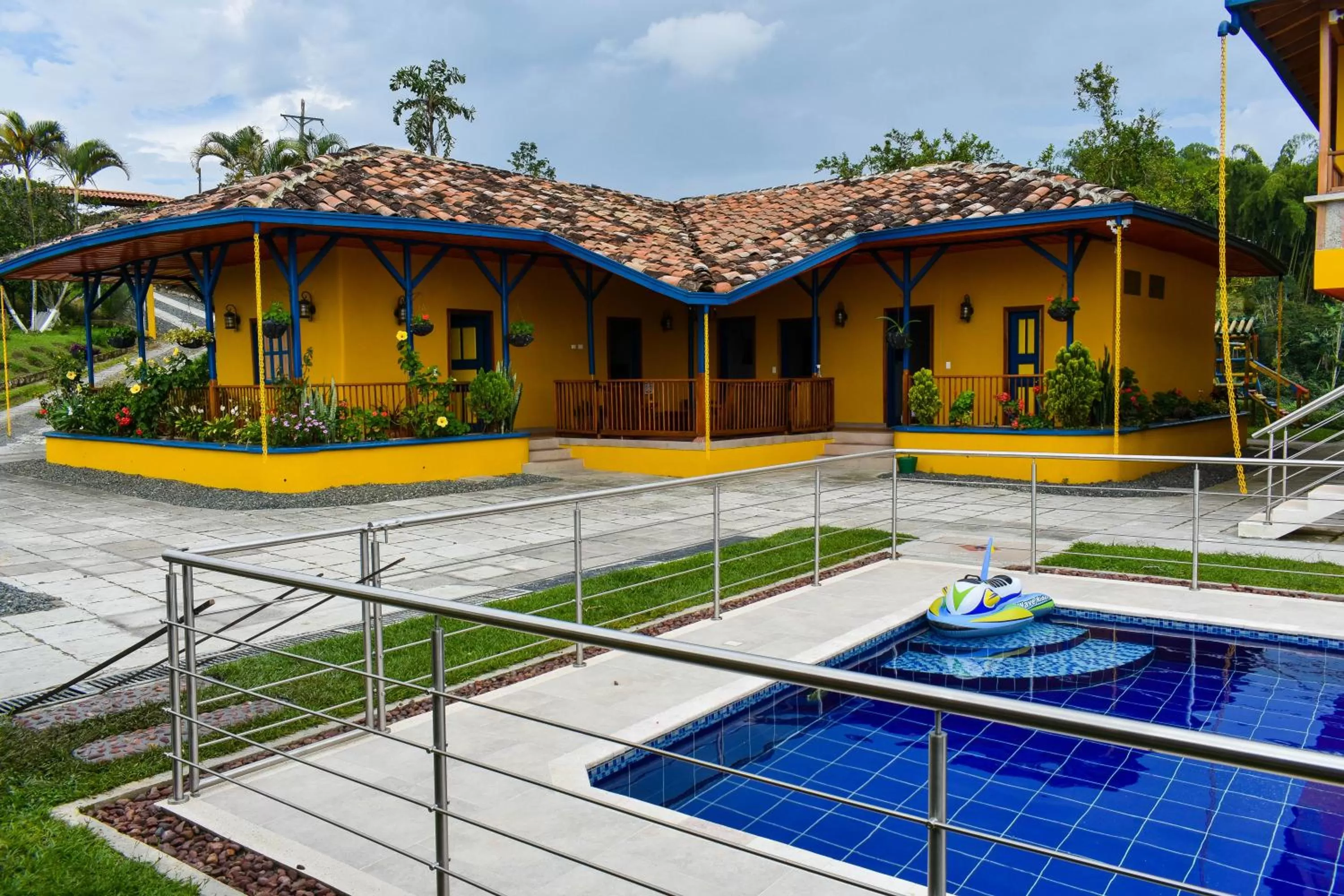 Facade/entrance in Guaduales Ecohotel
