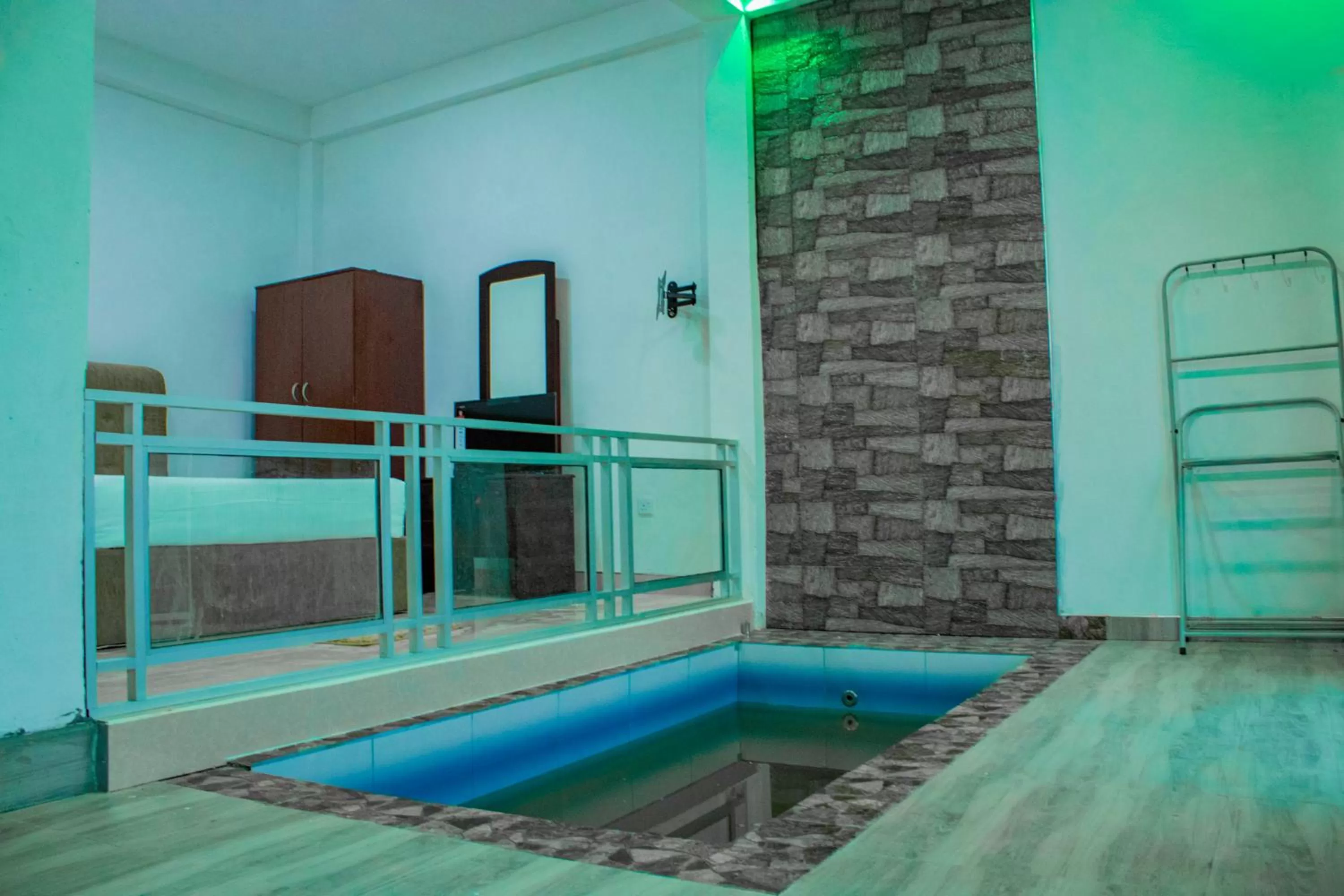 Swimming Pool in Ornateview Hotel