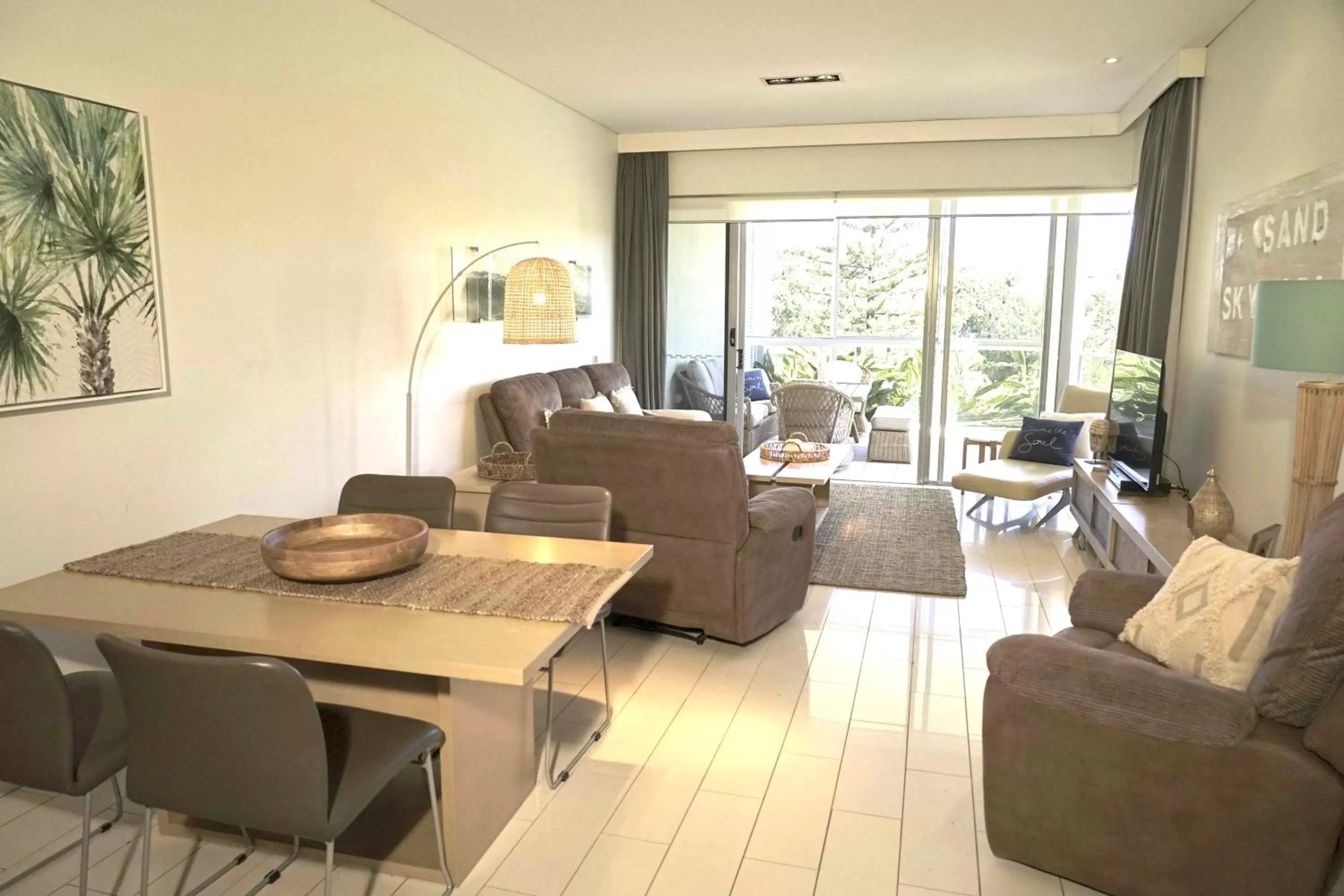 Living room in Peppers Balé Luxury Beach Accommodation Kingscliff - privately let