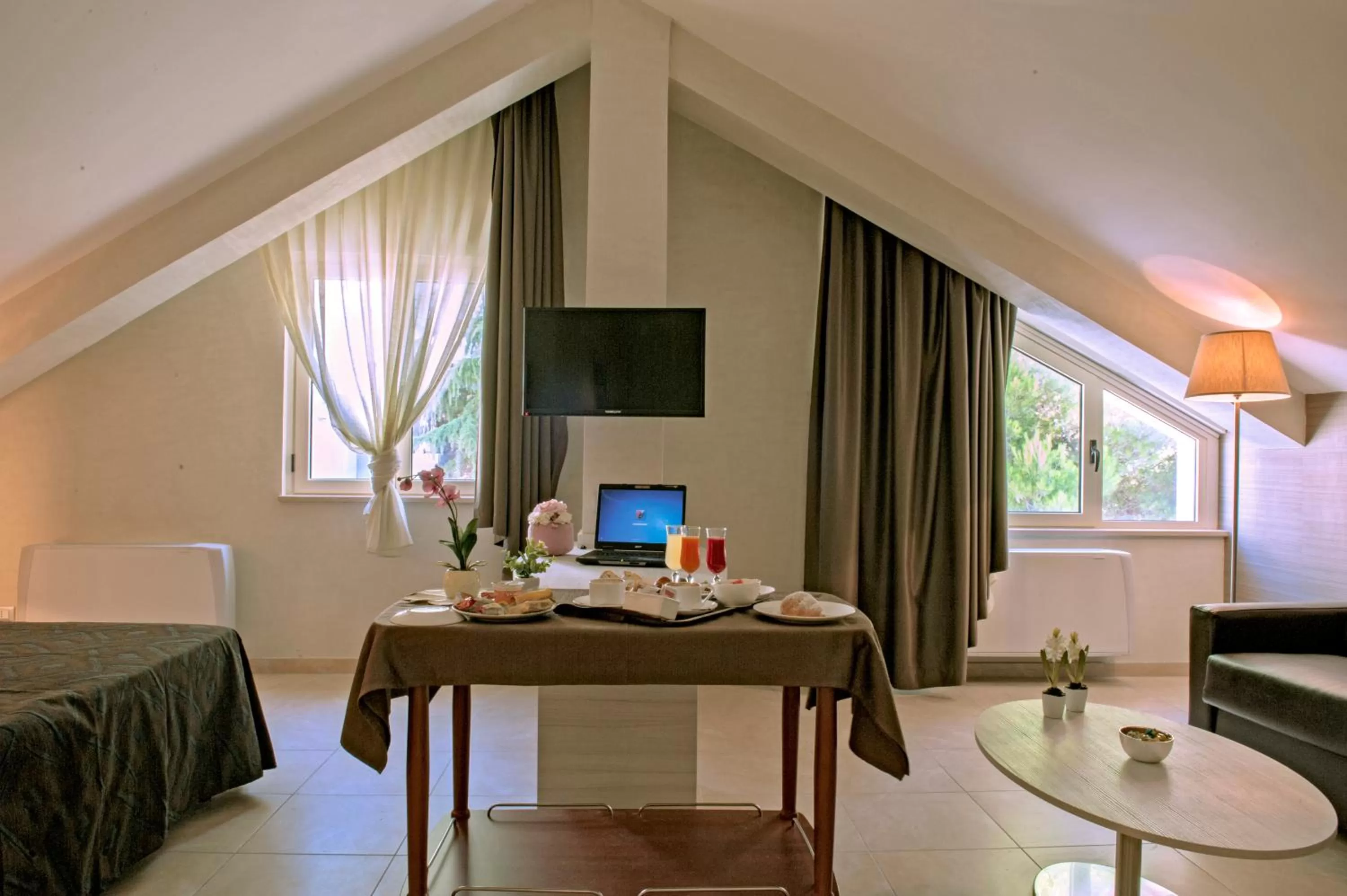 Photo of the whole room, Bed in Hotel Fini