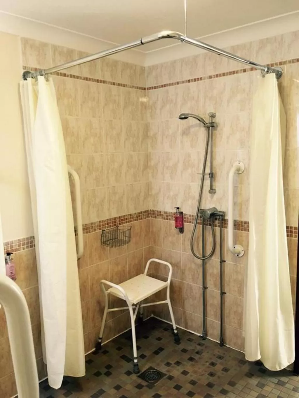 Bathroom in The Lugger Inn