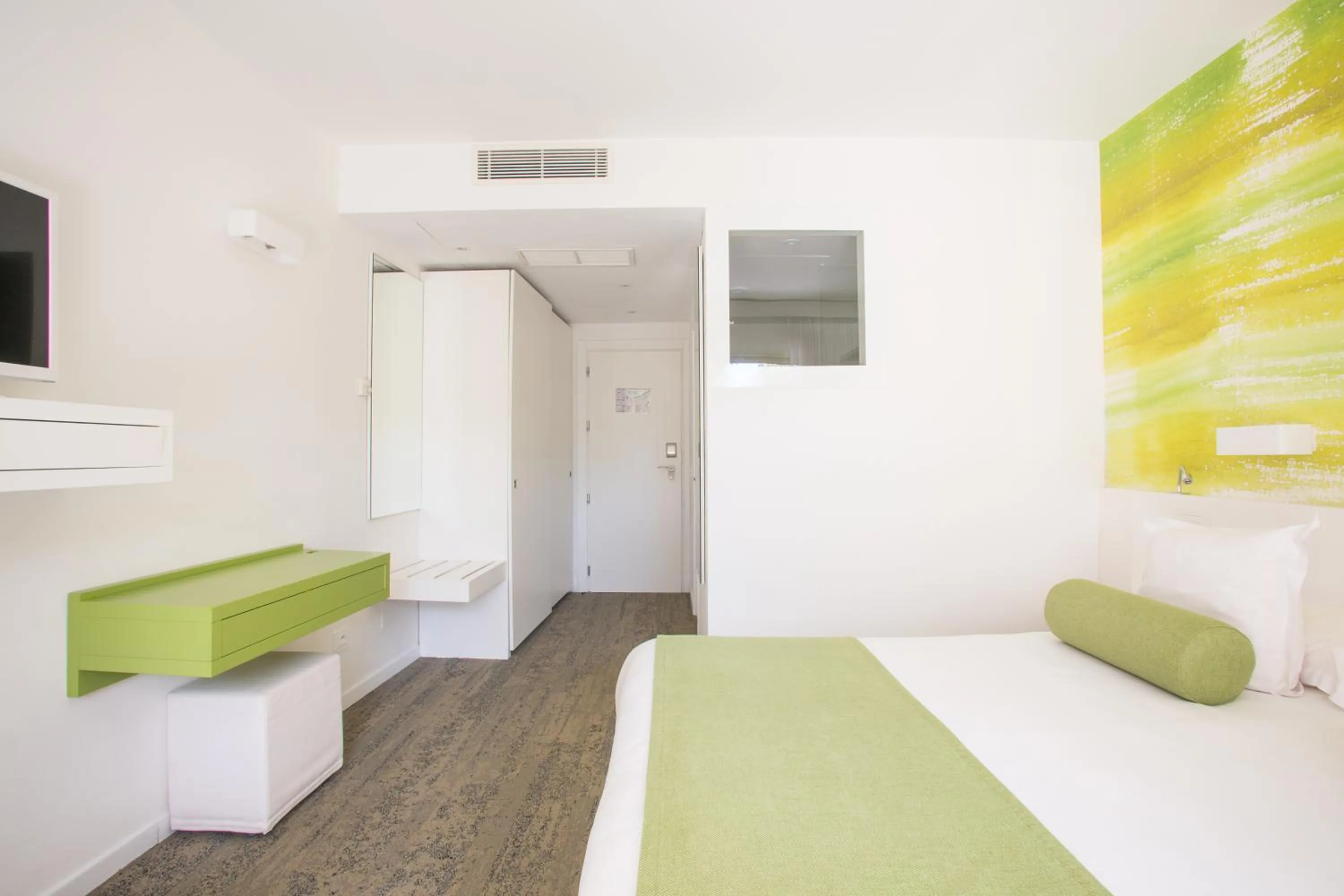 Natural landscape, Bed in Hotel Restaurant La Vague de Saint Paul