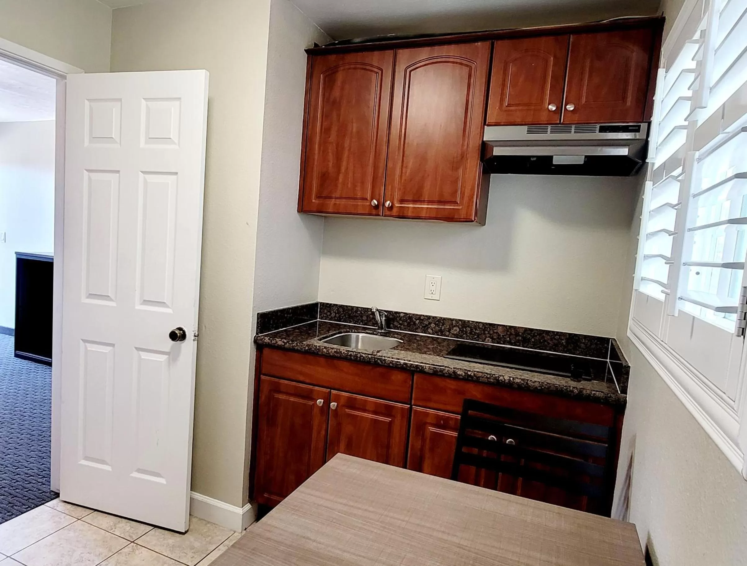 Kitchen or kitchenette in Beachwalker Inn & Suites